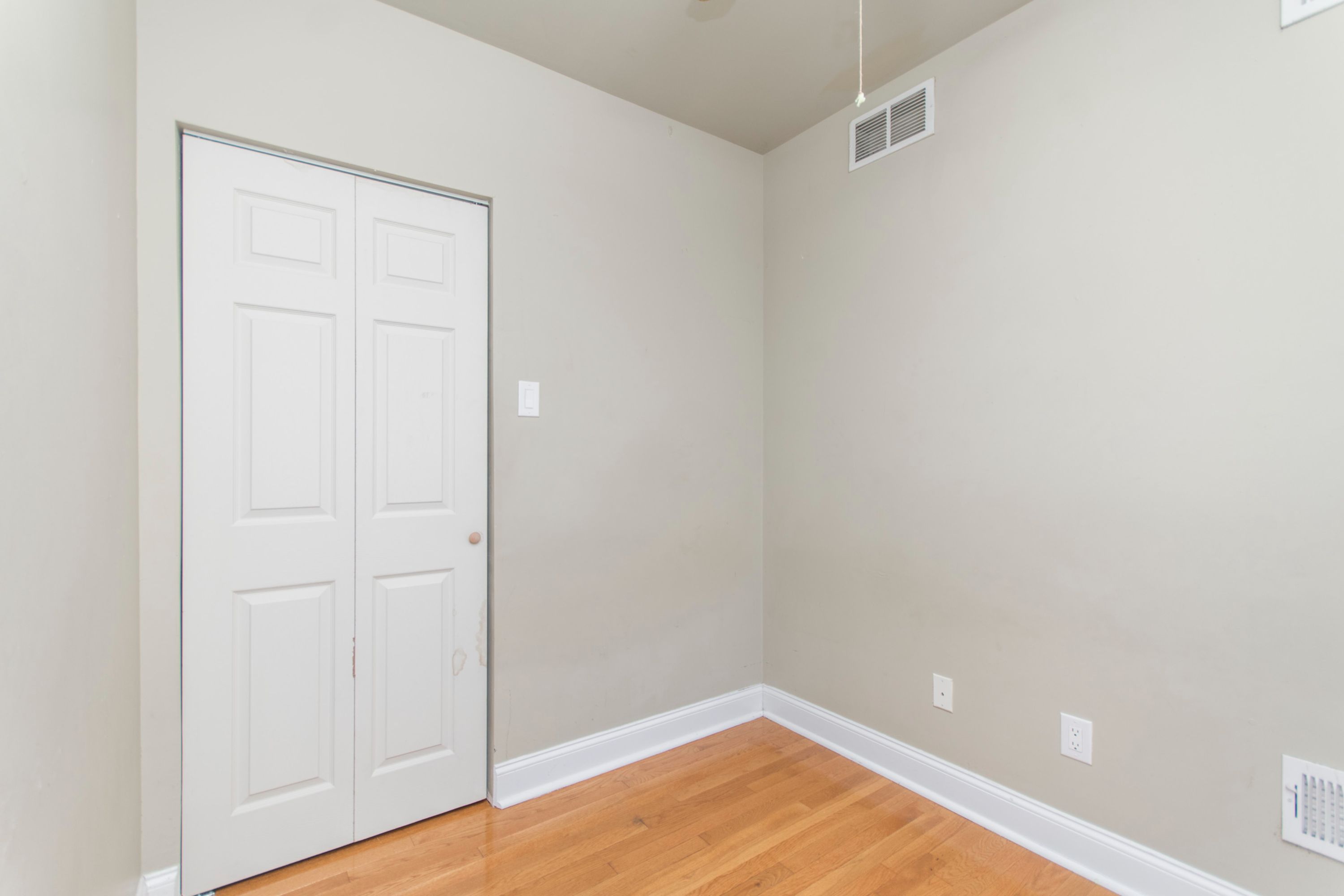 1512 W MONTGOMERY AVE