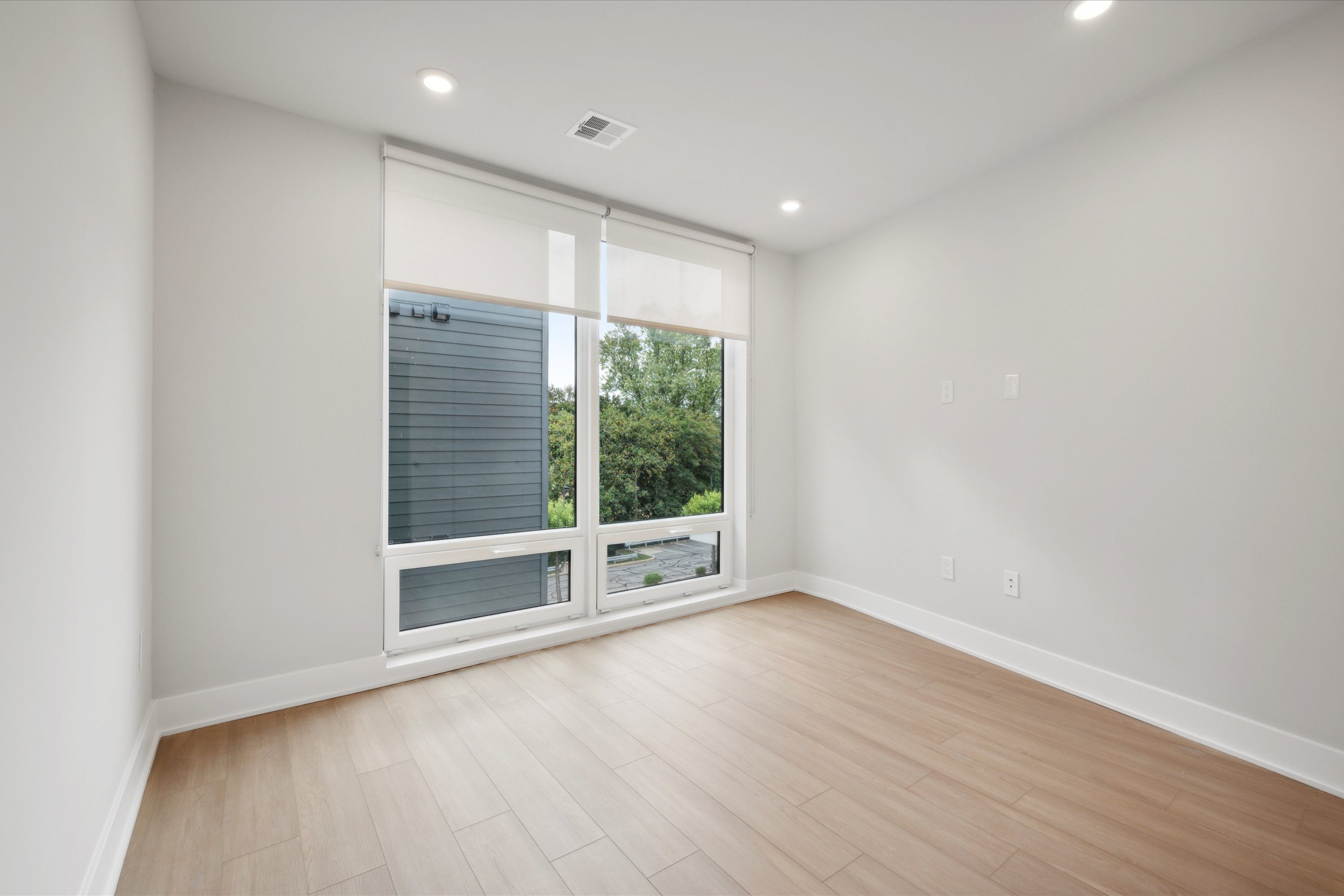 6910 Ridge Avenue Unit 418