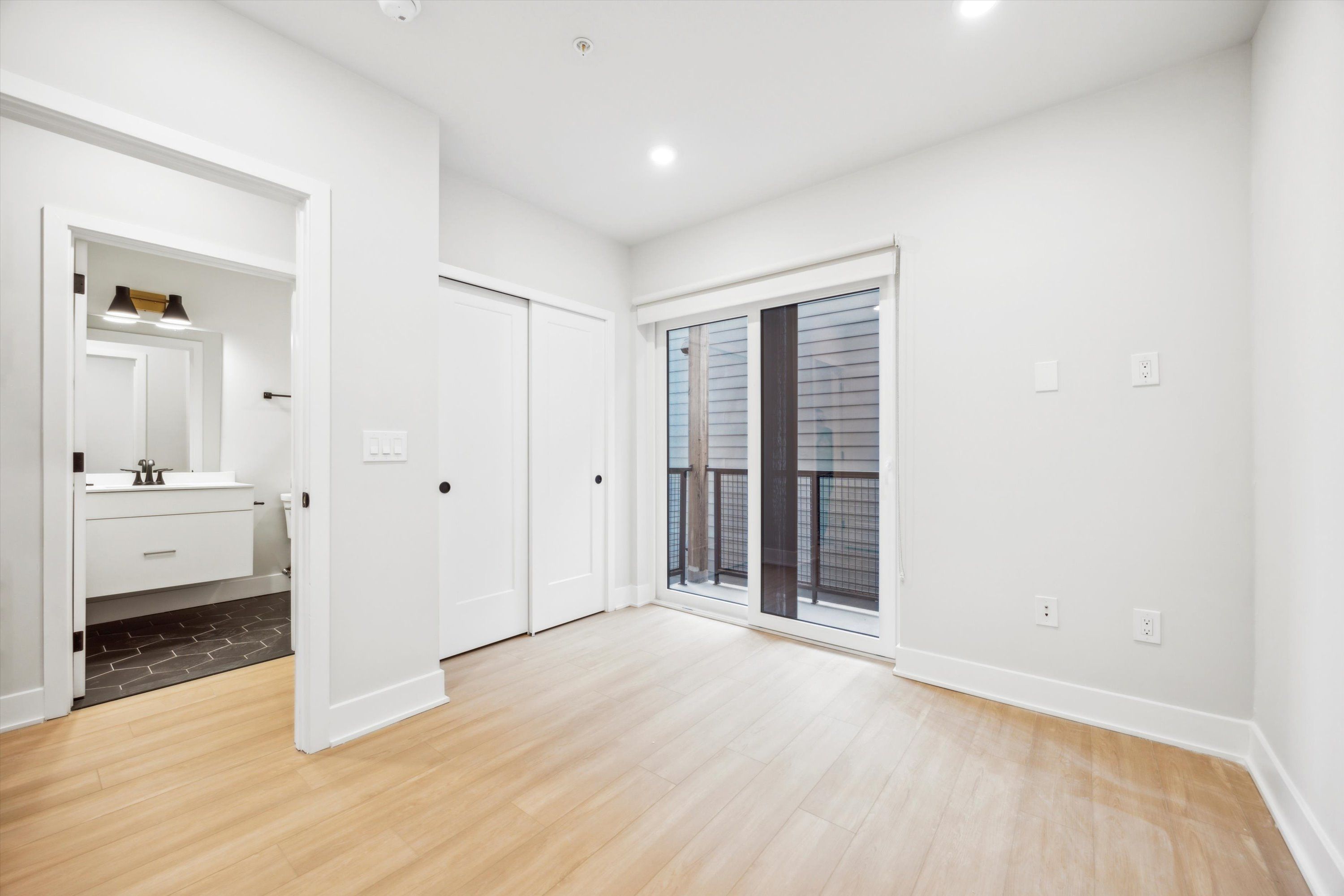 6910 Ridge Avenue Unit 220