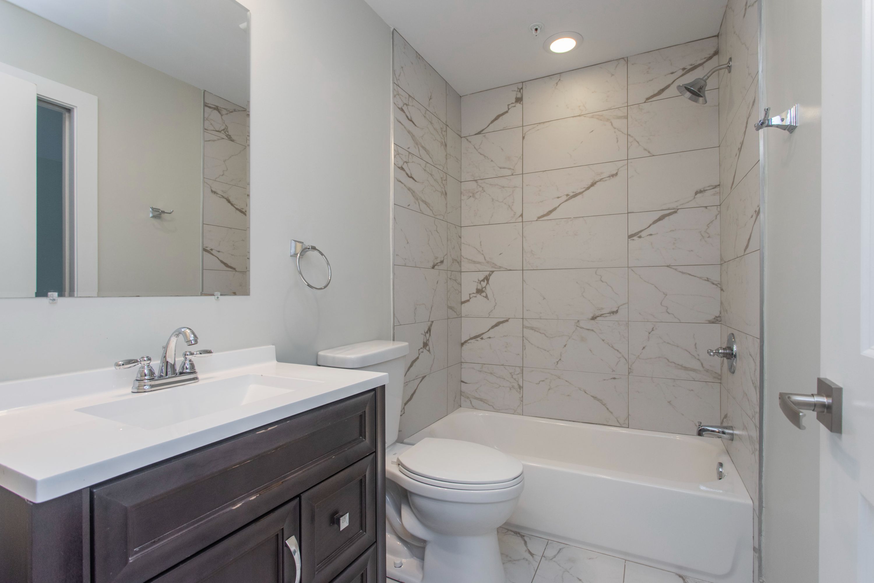 1533-39 PARRISH ST Unit 2F
