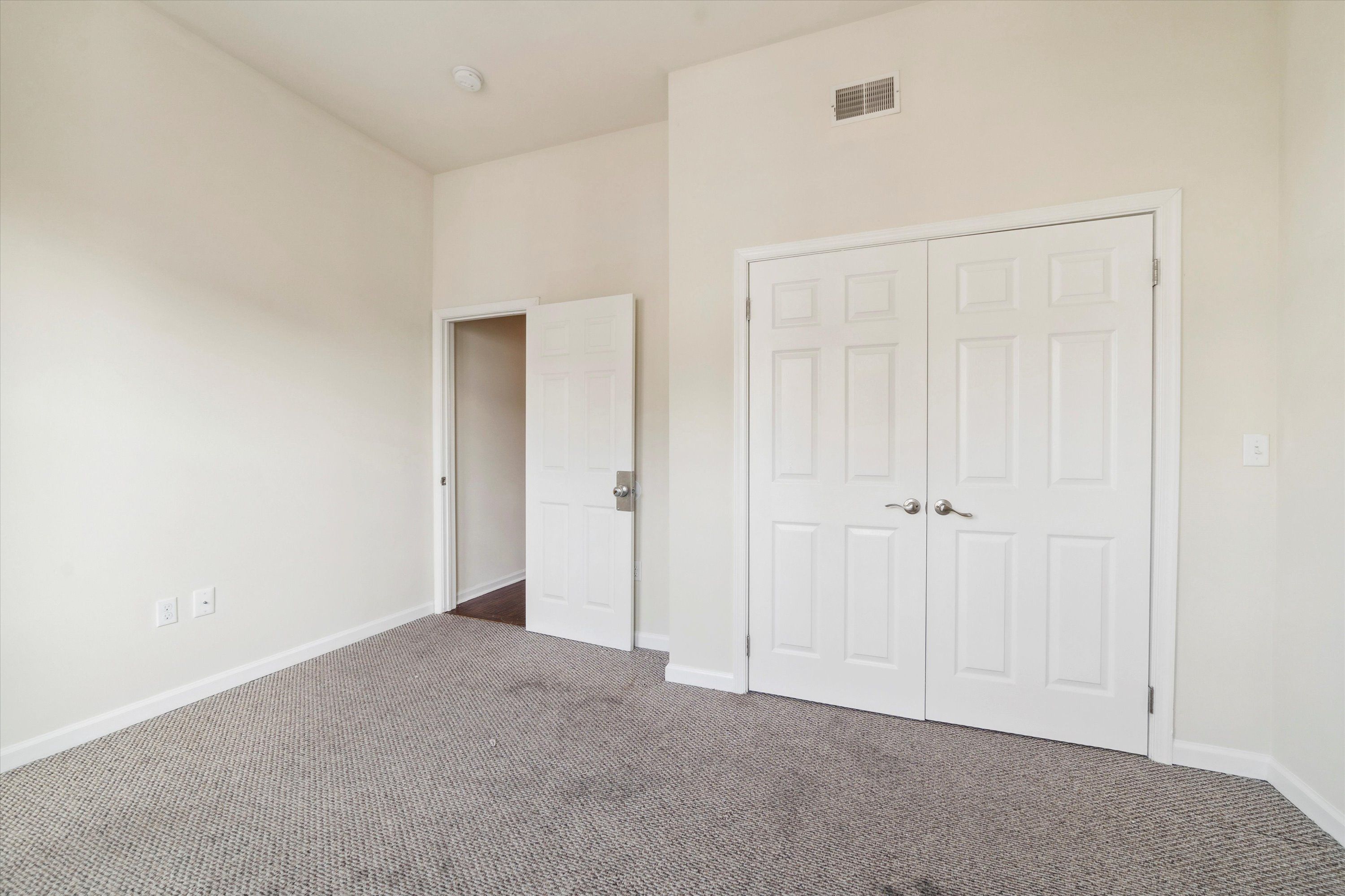 1815 W MONTGOMERY AVE