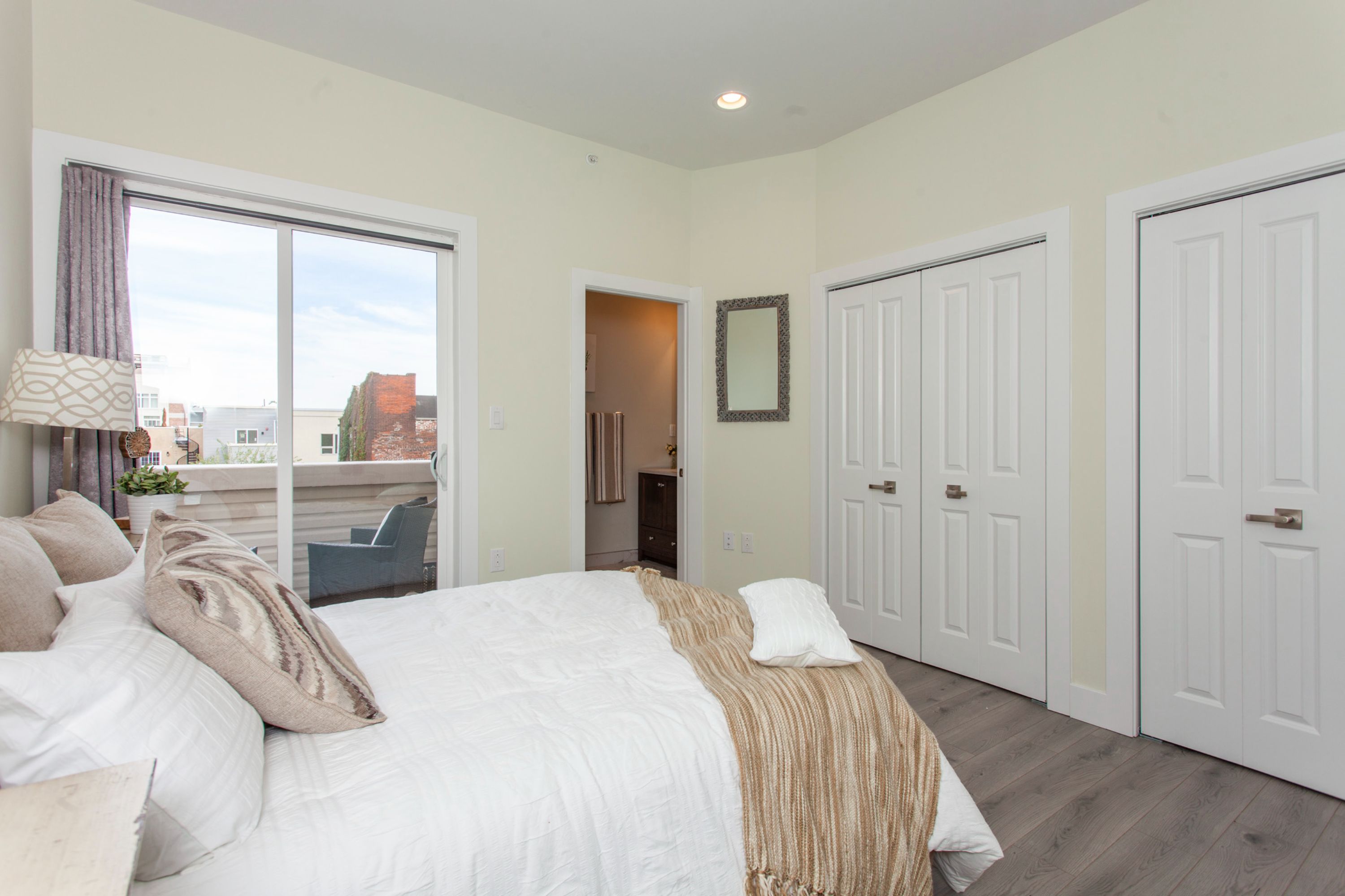 1533-39 PARRISH ST Unit 4G