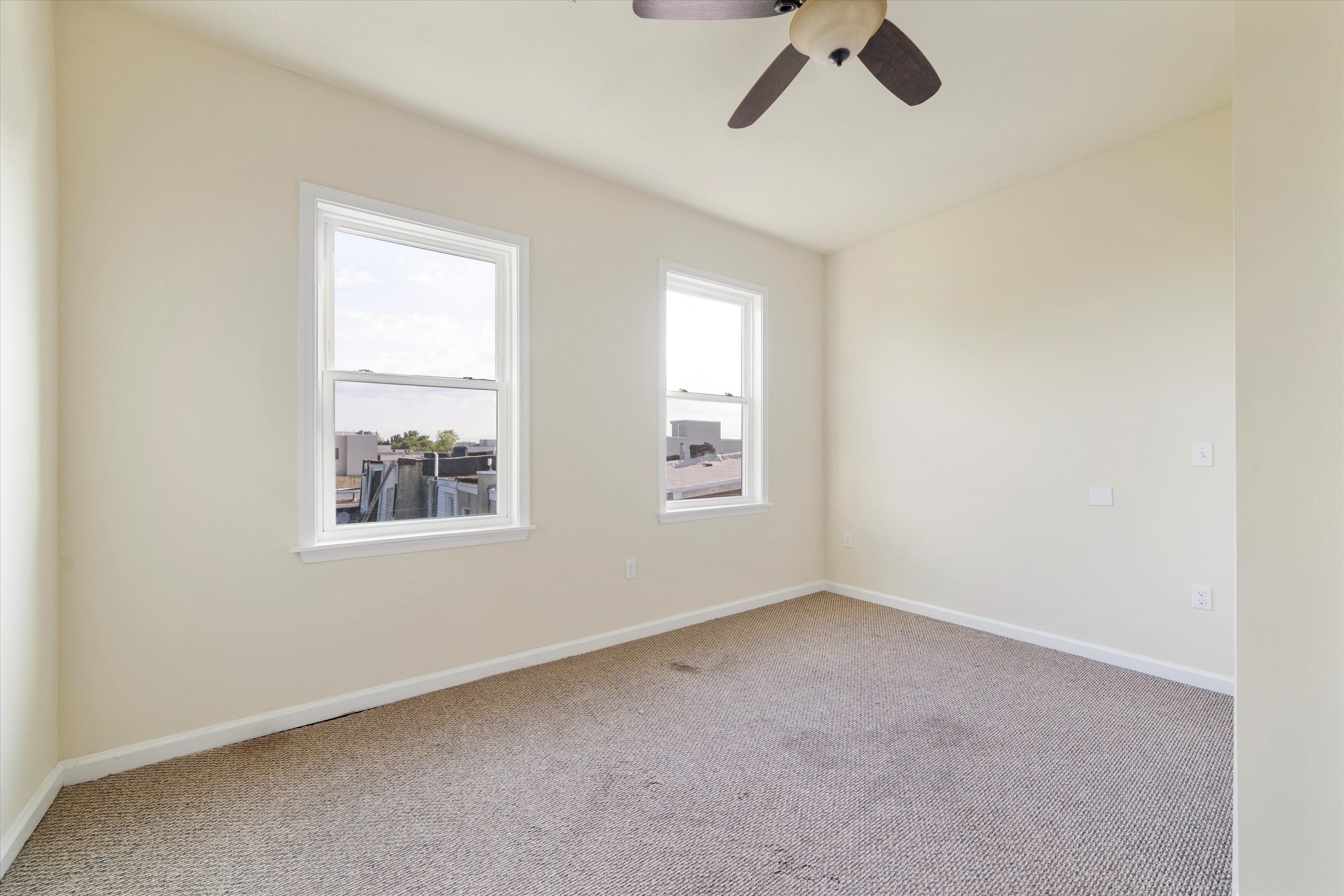 1815 W MONTGOMERY AVE