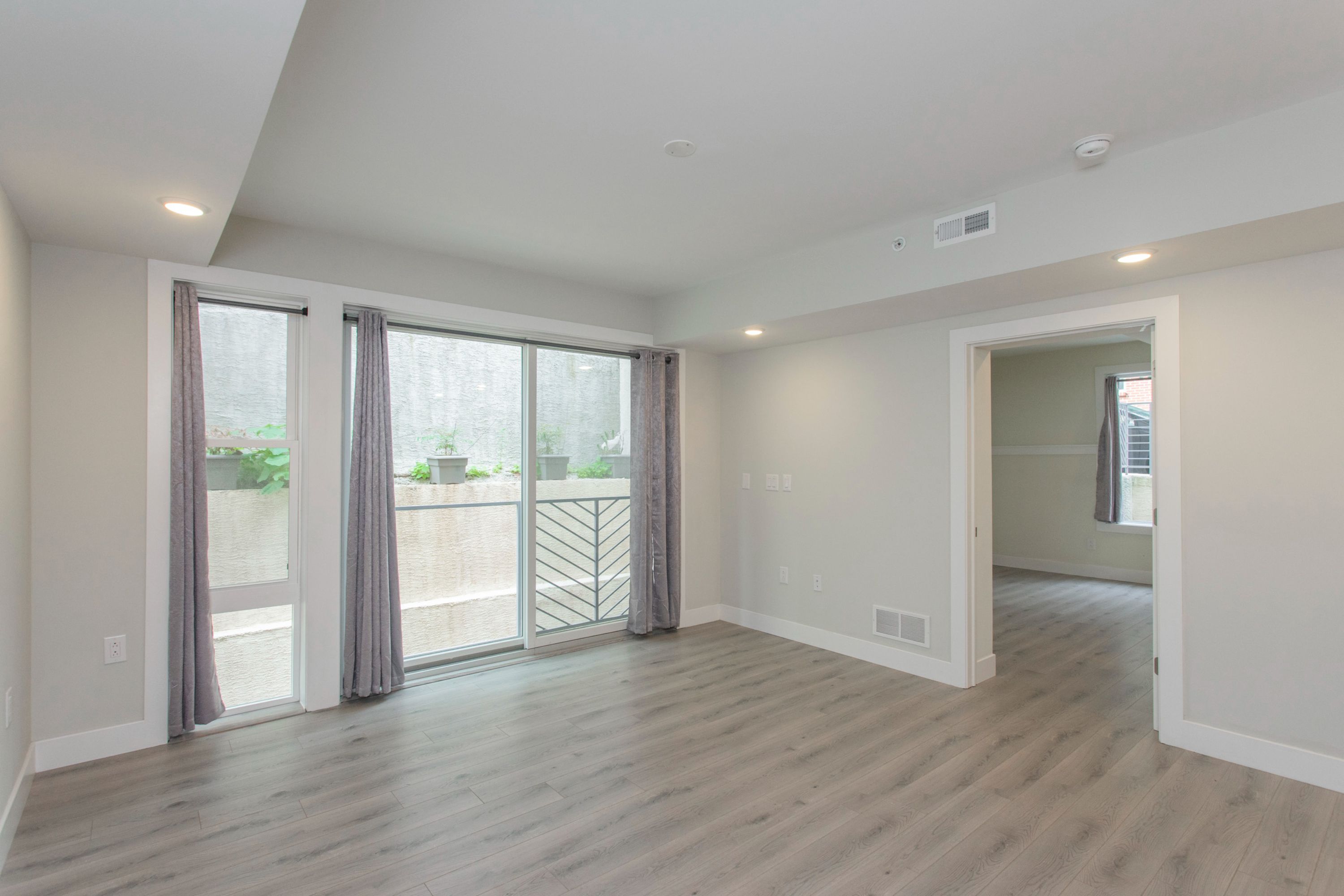 1533-39 PARRISH ST Unit 2F