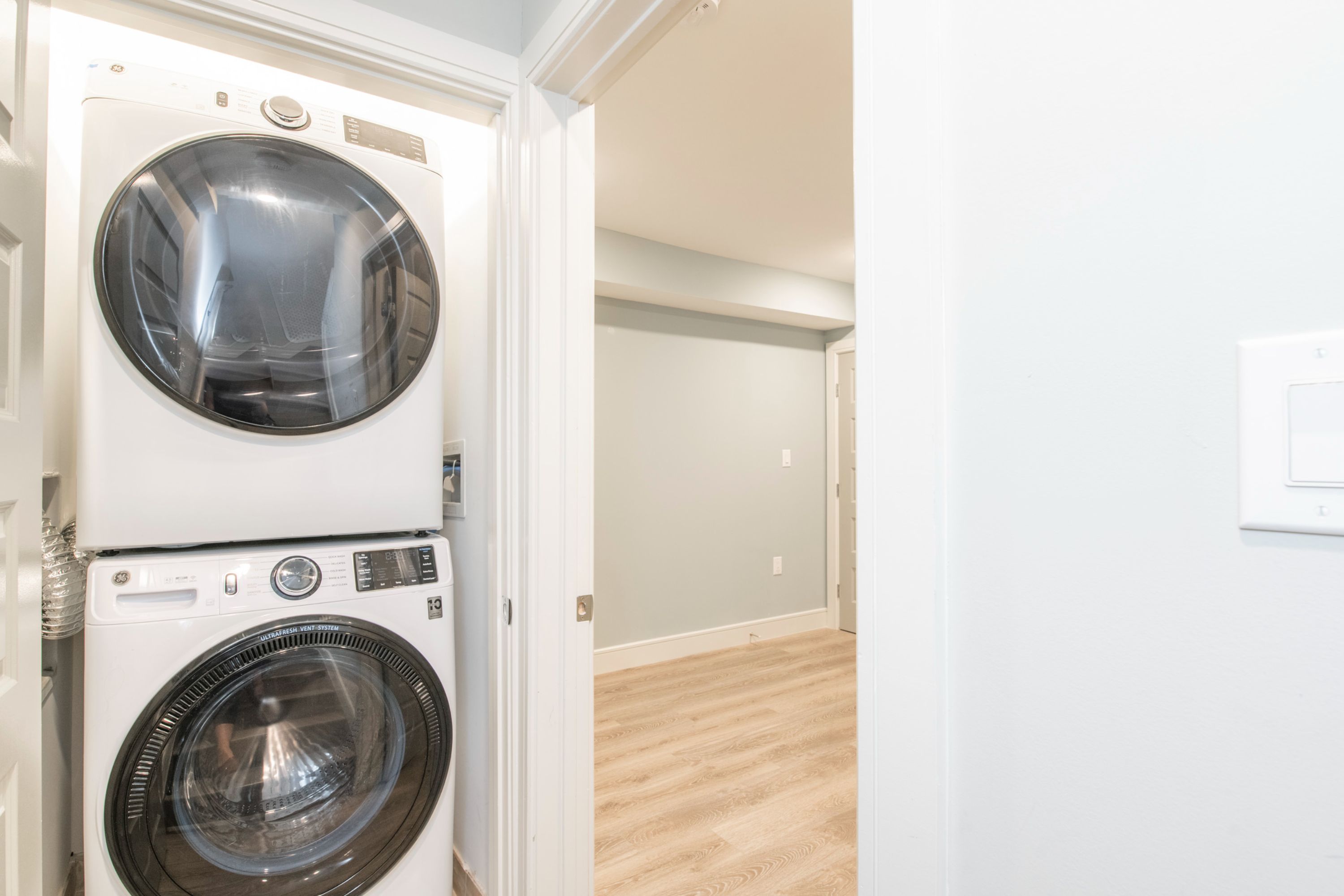 628 N Bodine ST Unit 1
