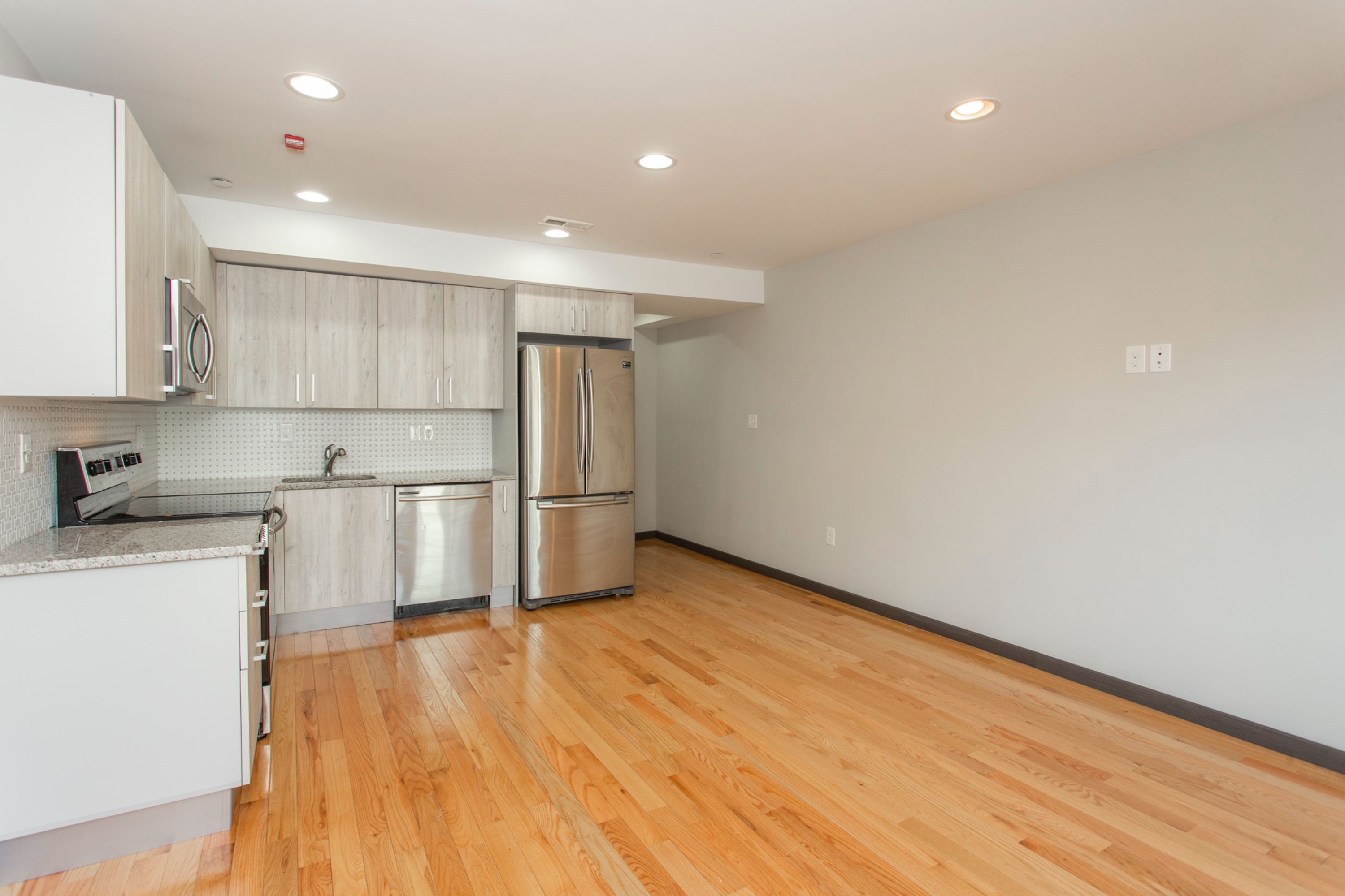 2545-47 MONTROSE ST Unit D