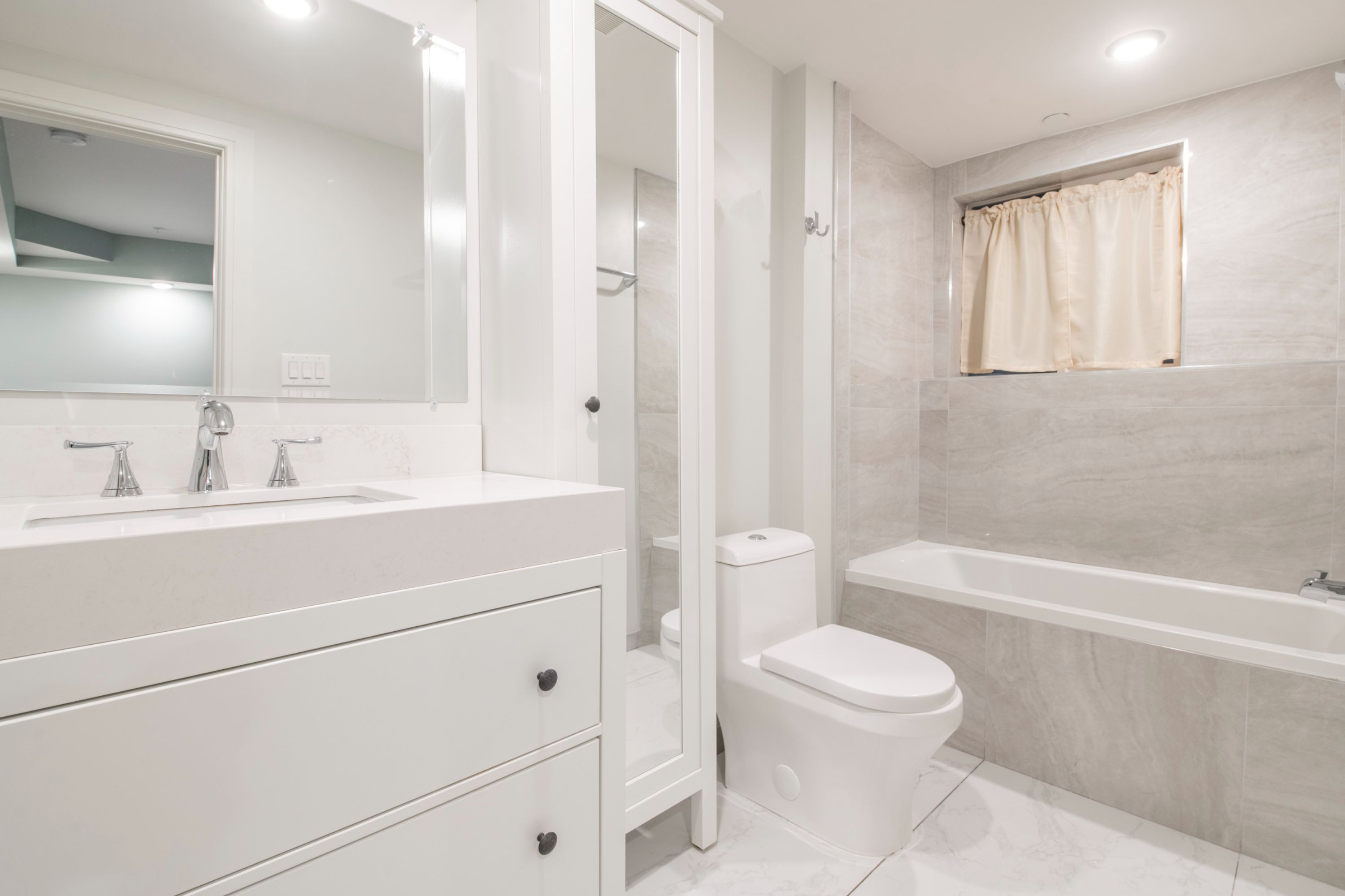 628 N Bodine ST Unit 1