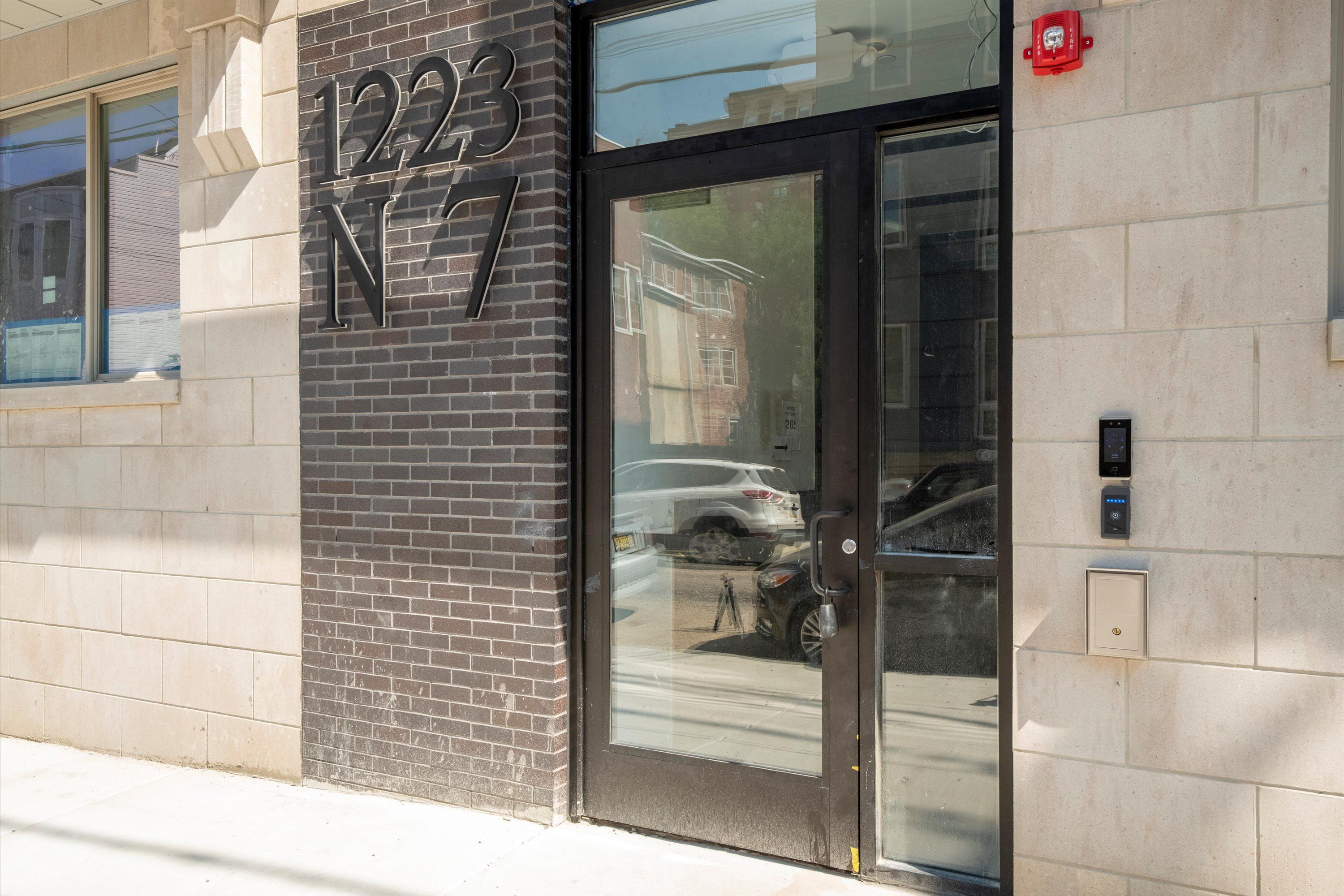 1223 N 7th St Unit 208