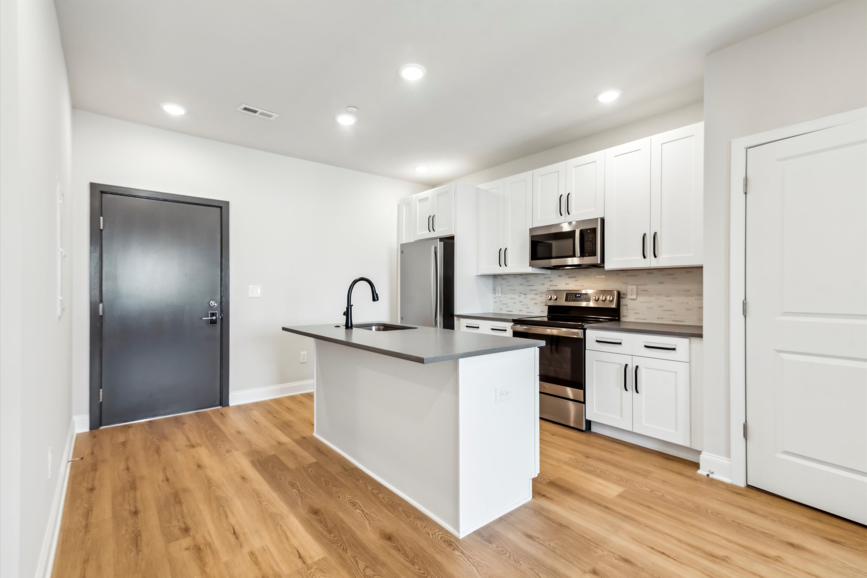 2157 E LEHIGH AVE Unit 601