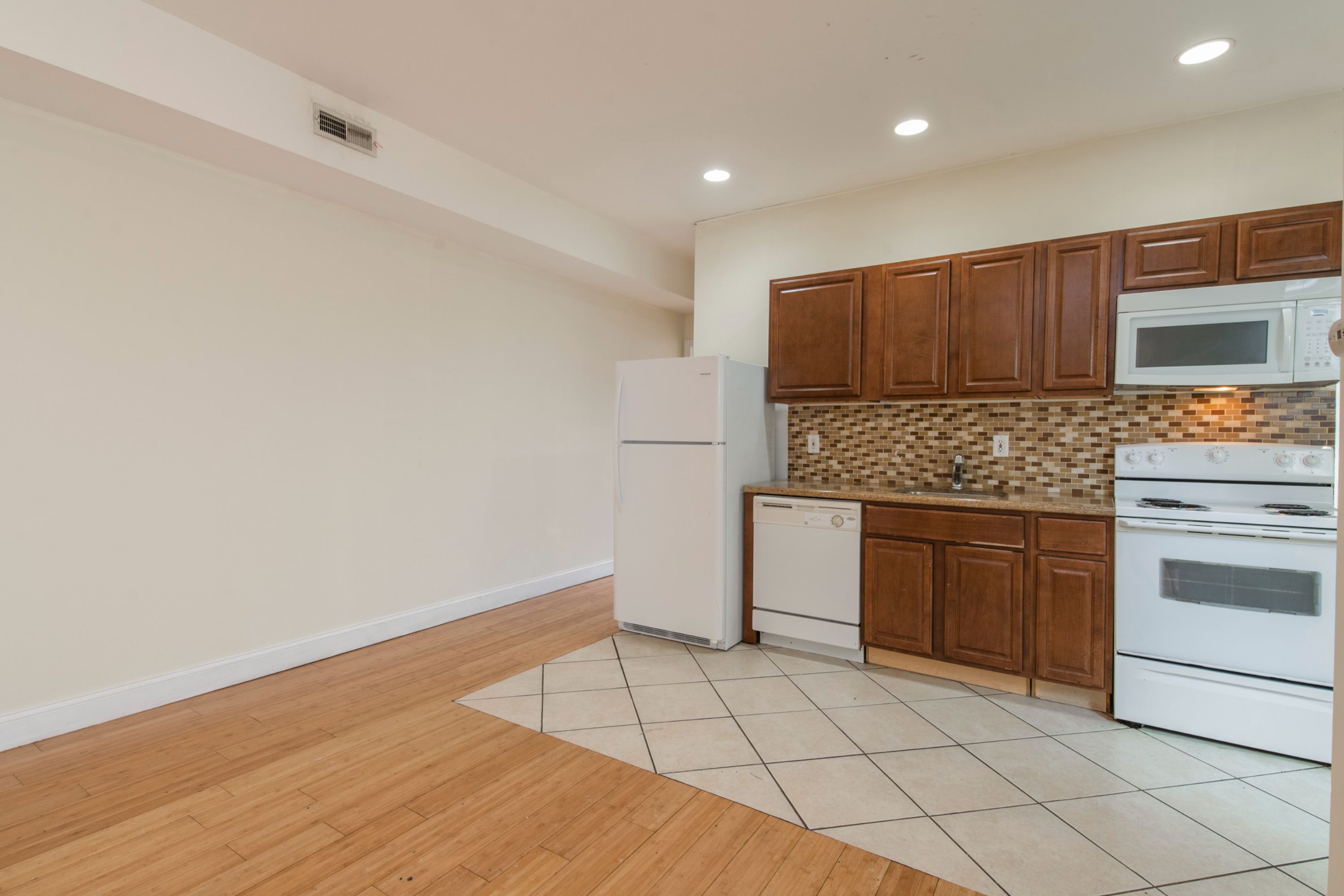 1619 DIAMOND ST Unit 3