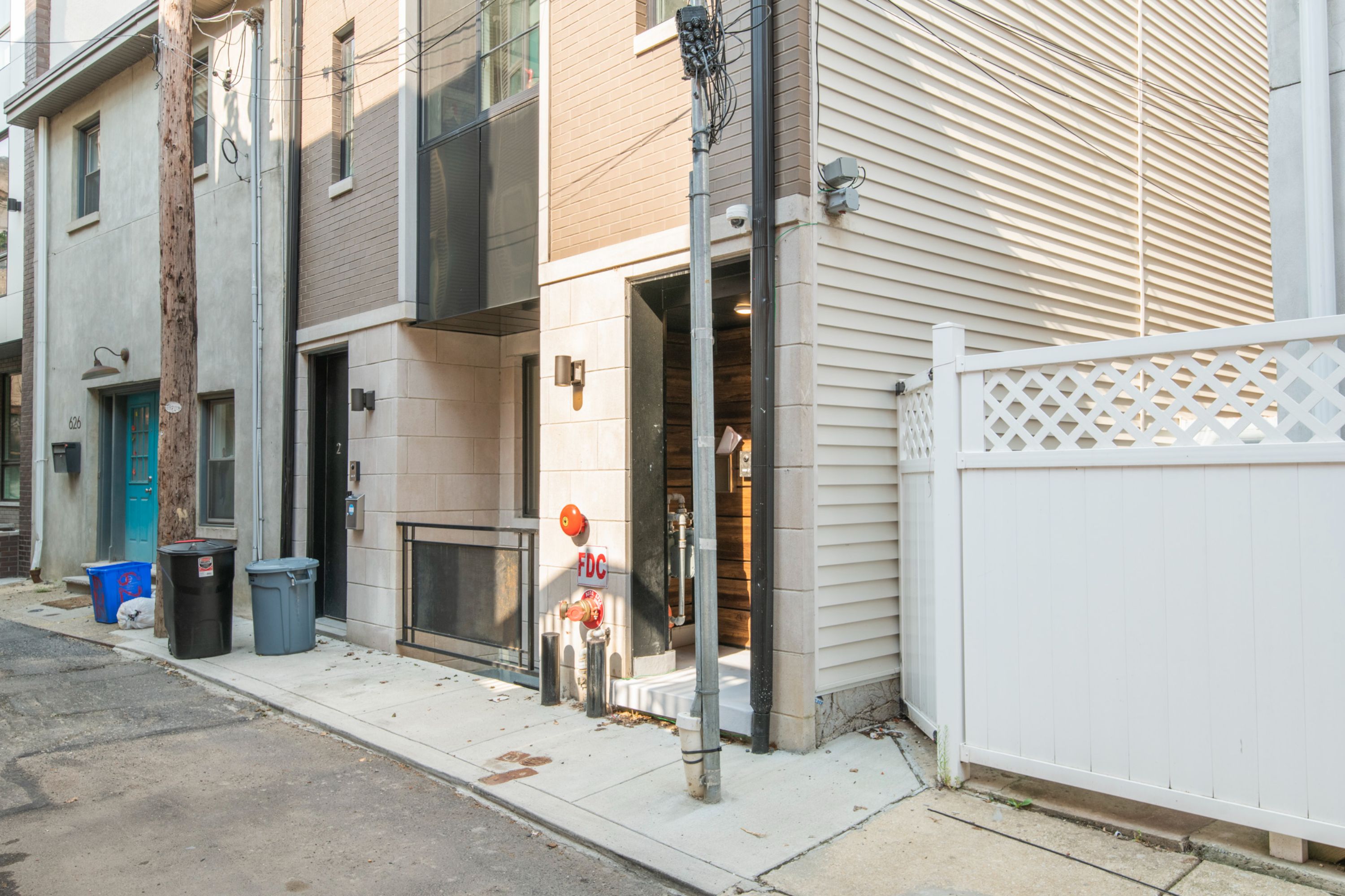 628 N Bodine ST Unit 1