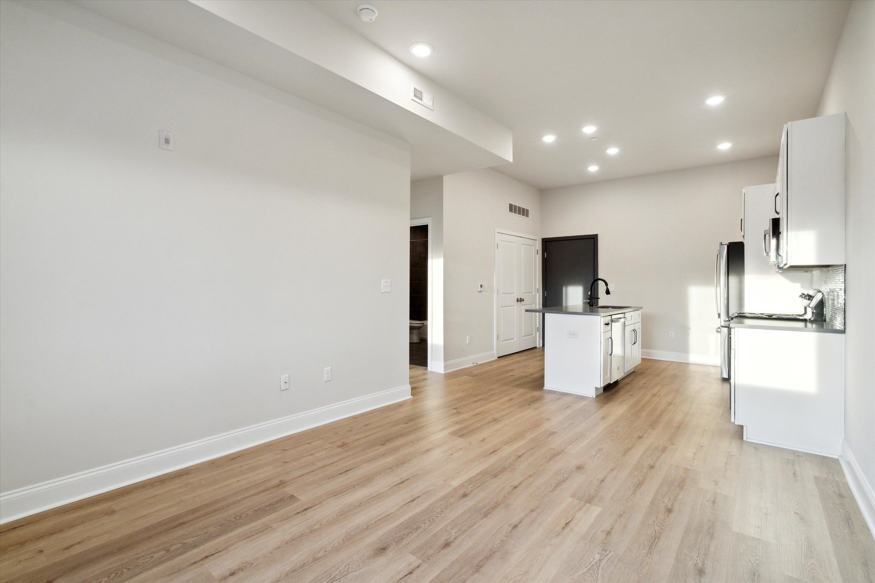2157 E LEHIGH AVE Unit 211