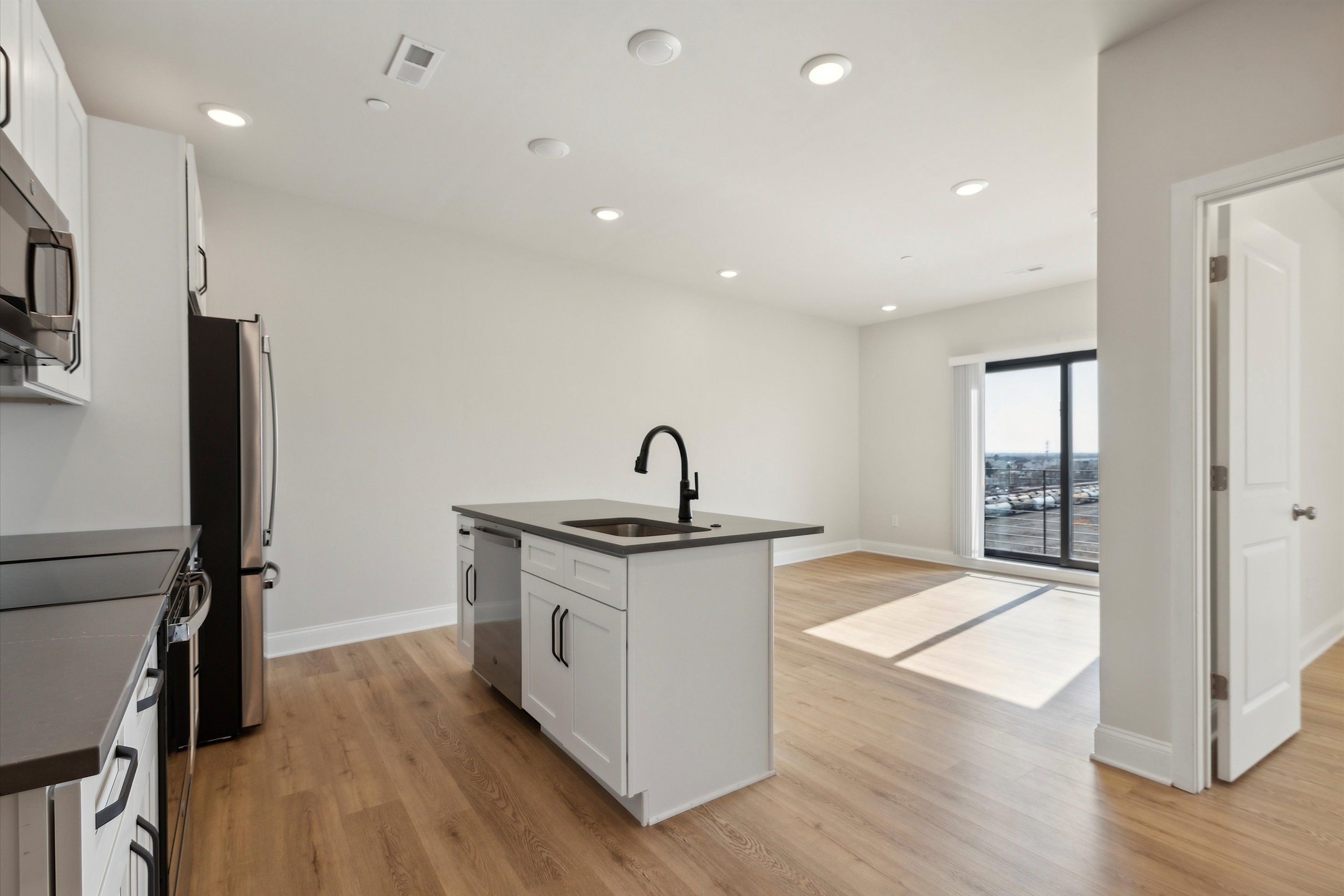 2157 E LEHIGH AVE Unit 604