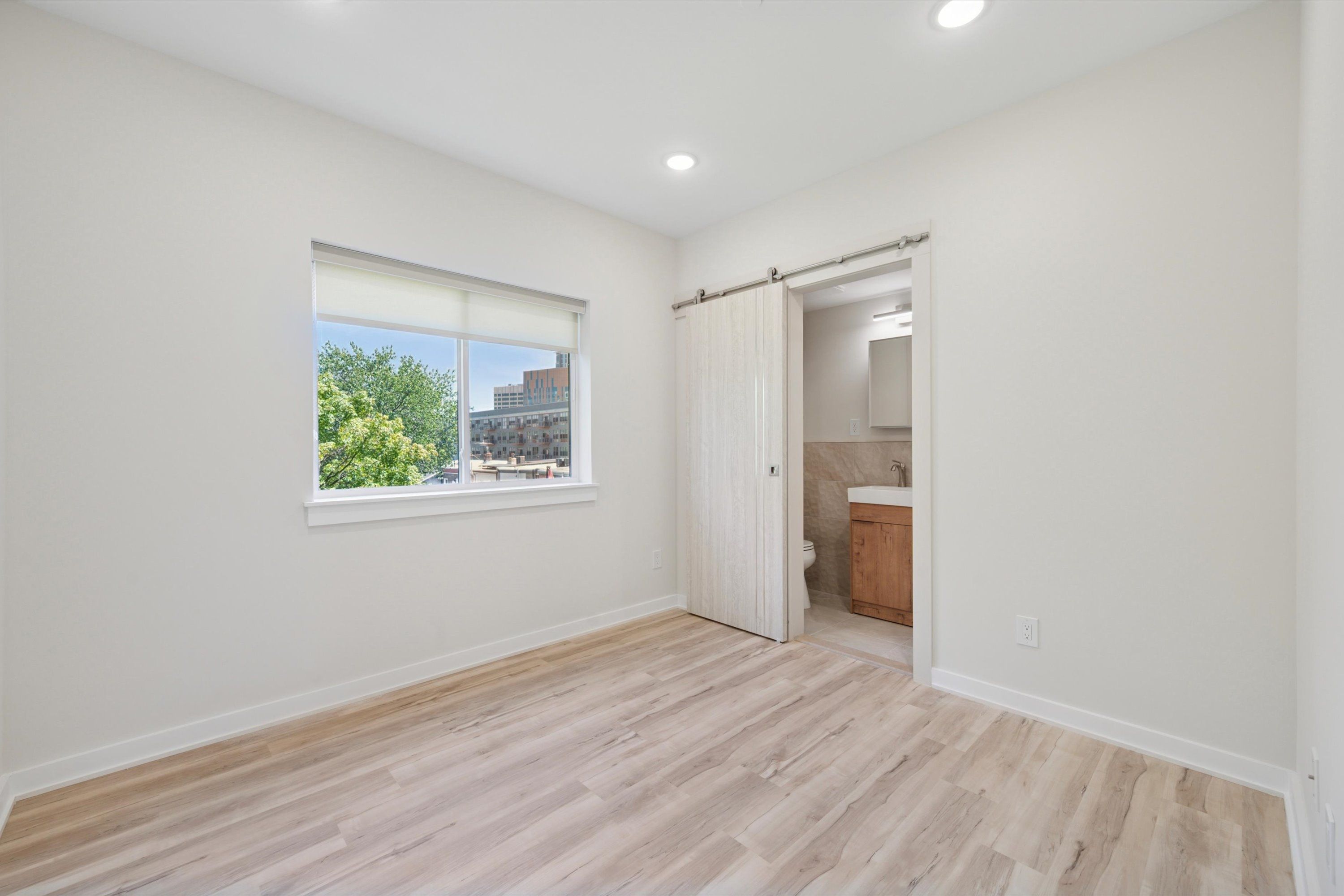 3729 LANCASTER AVE Unit 203