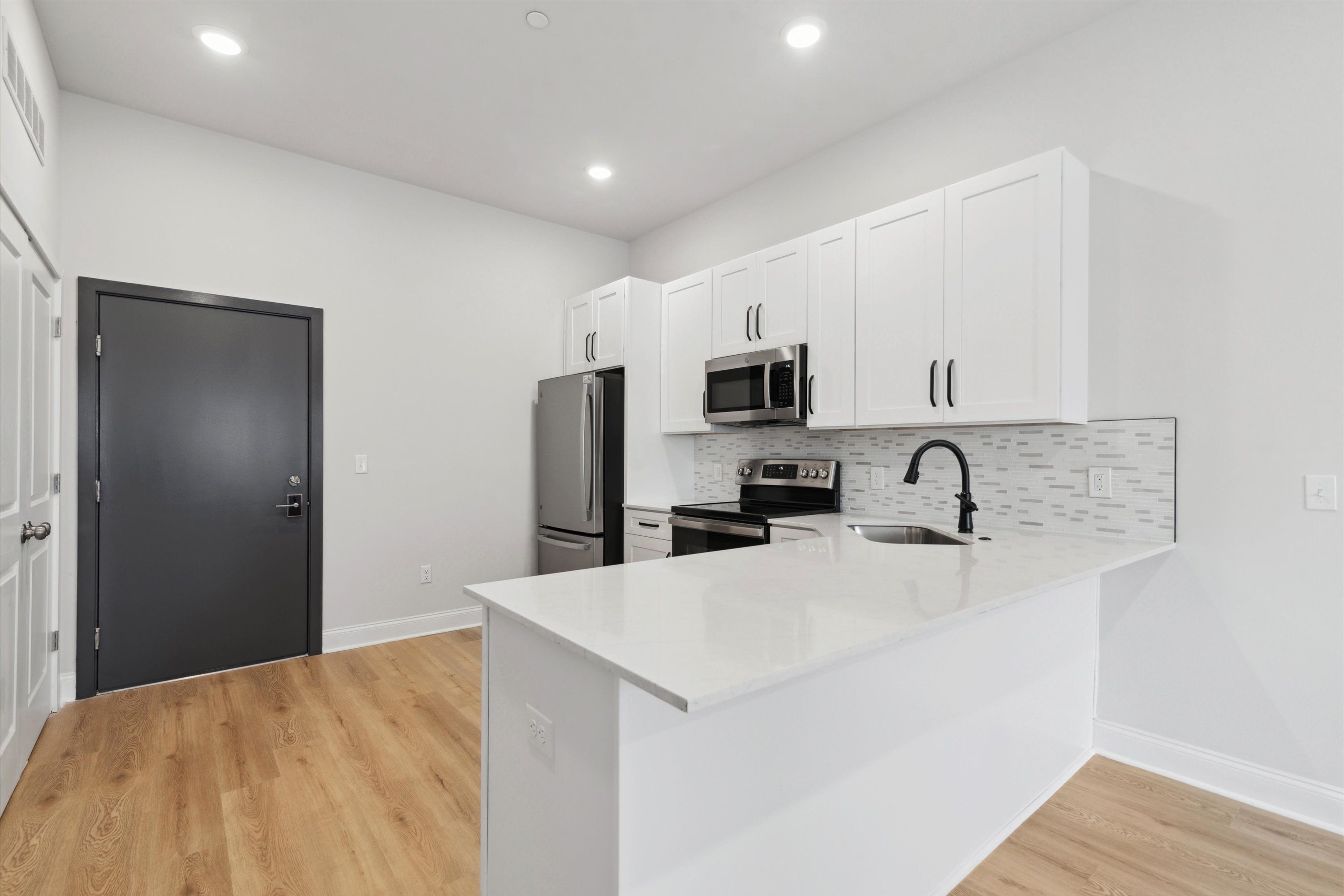 2157 E LEHIGH AVE Unit 305