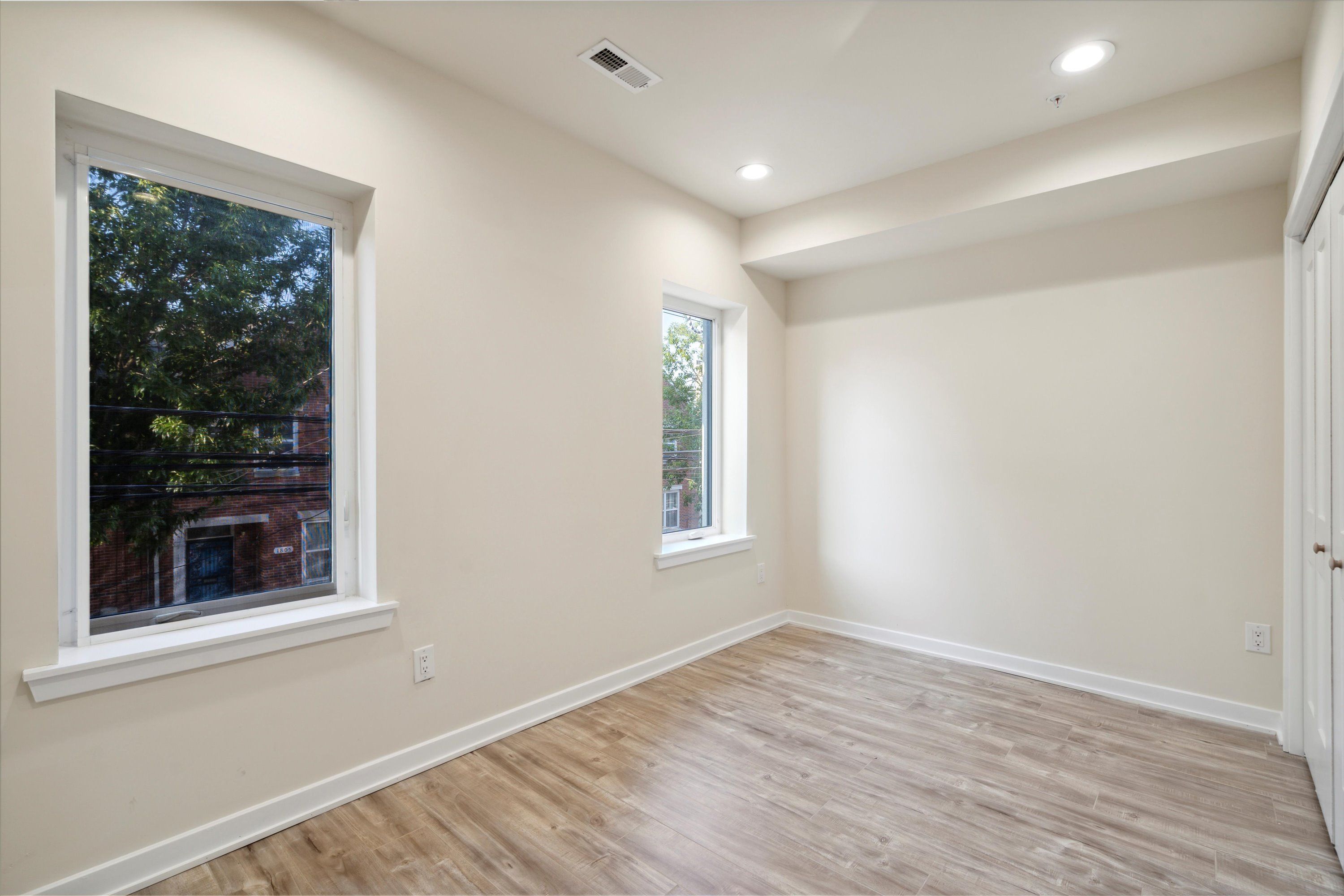 1820 W Montgomery Ave