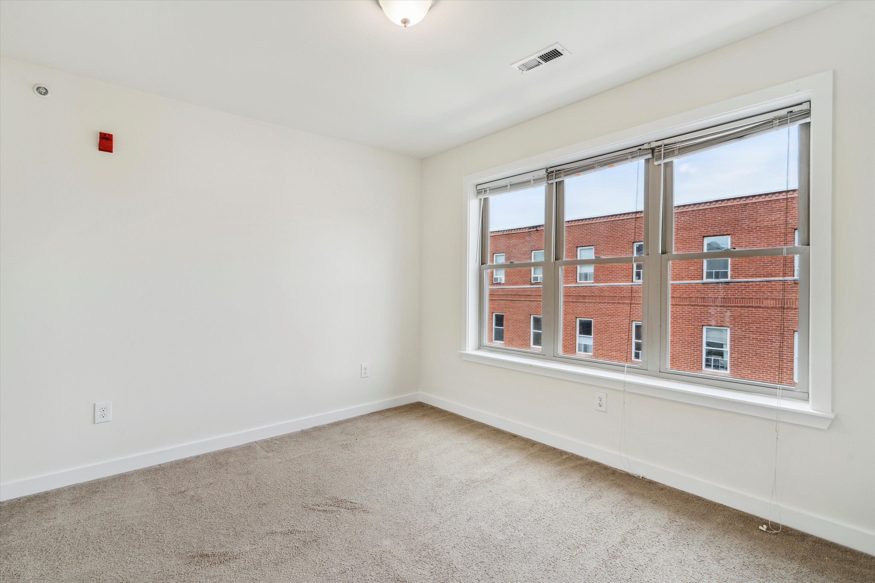 2025 N 17th ST Unit 201