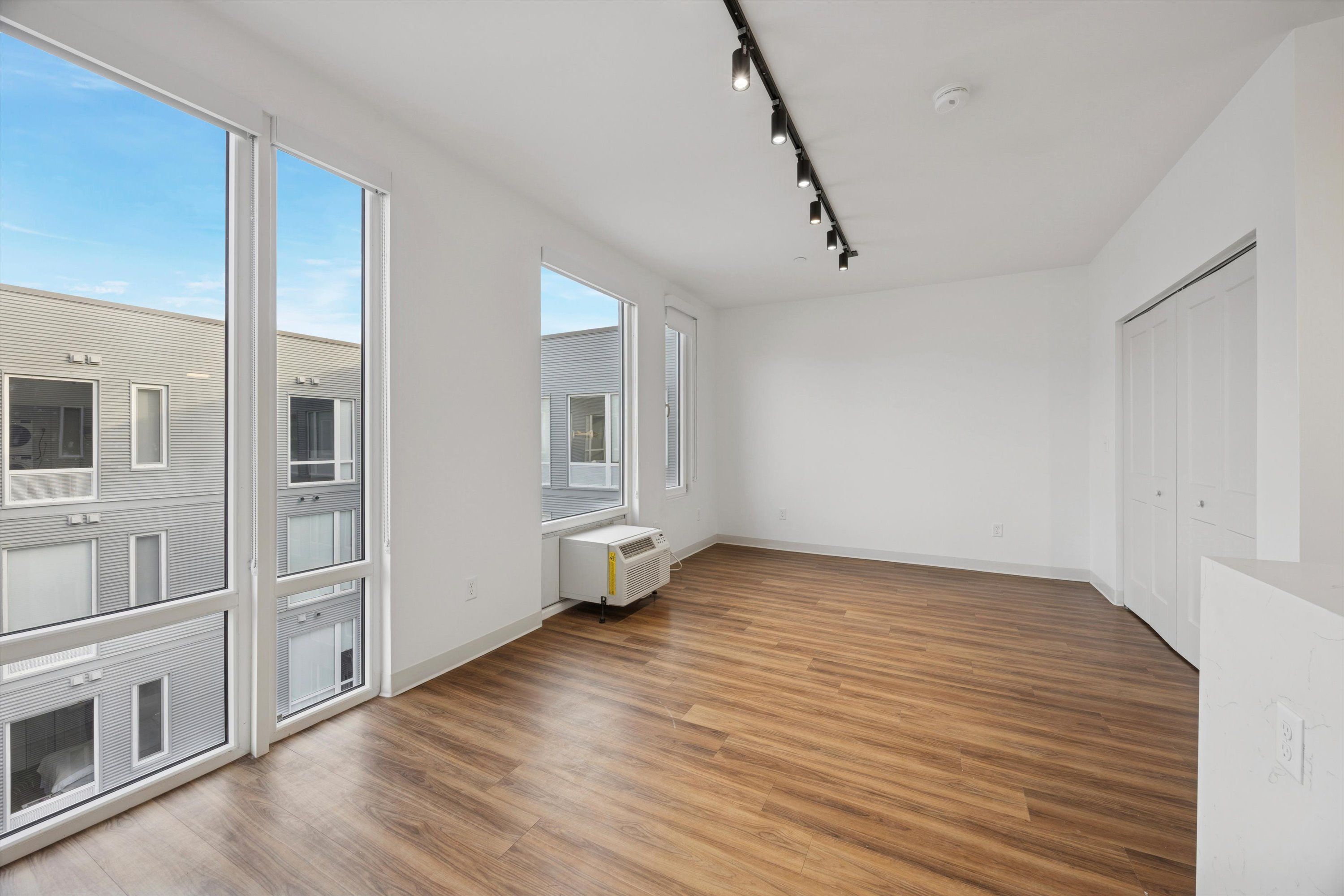 4240 Chestnut St Unit 604