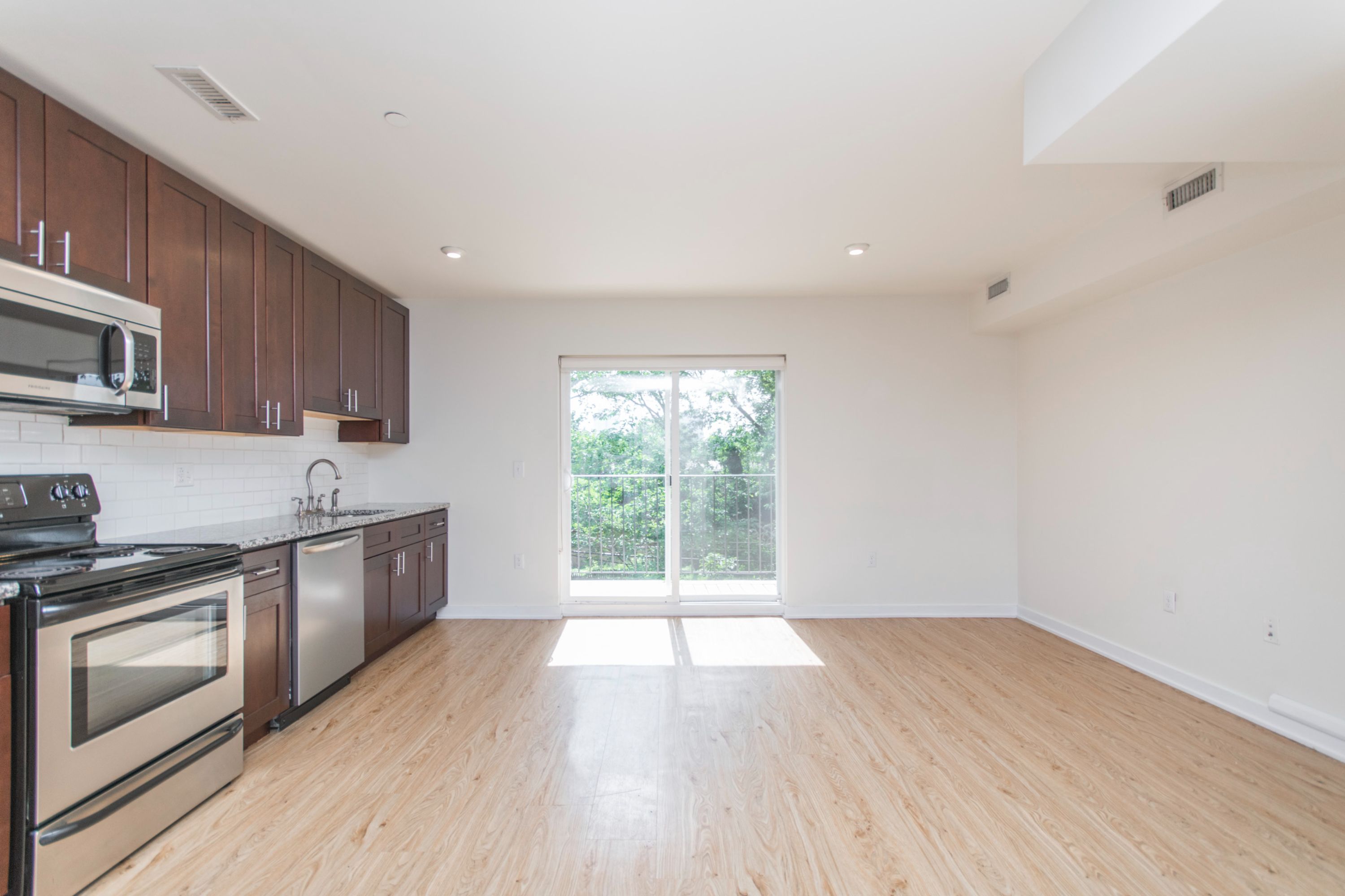 245-47 S 45TH ST Unit 2D