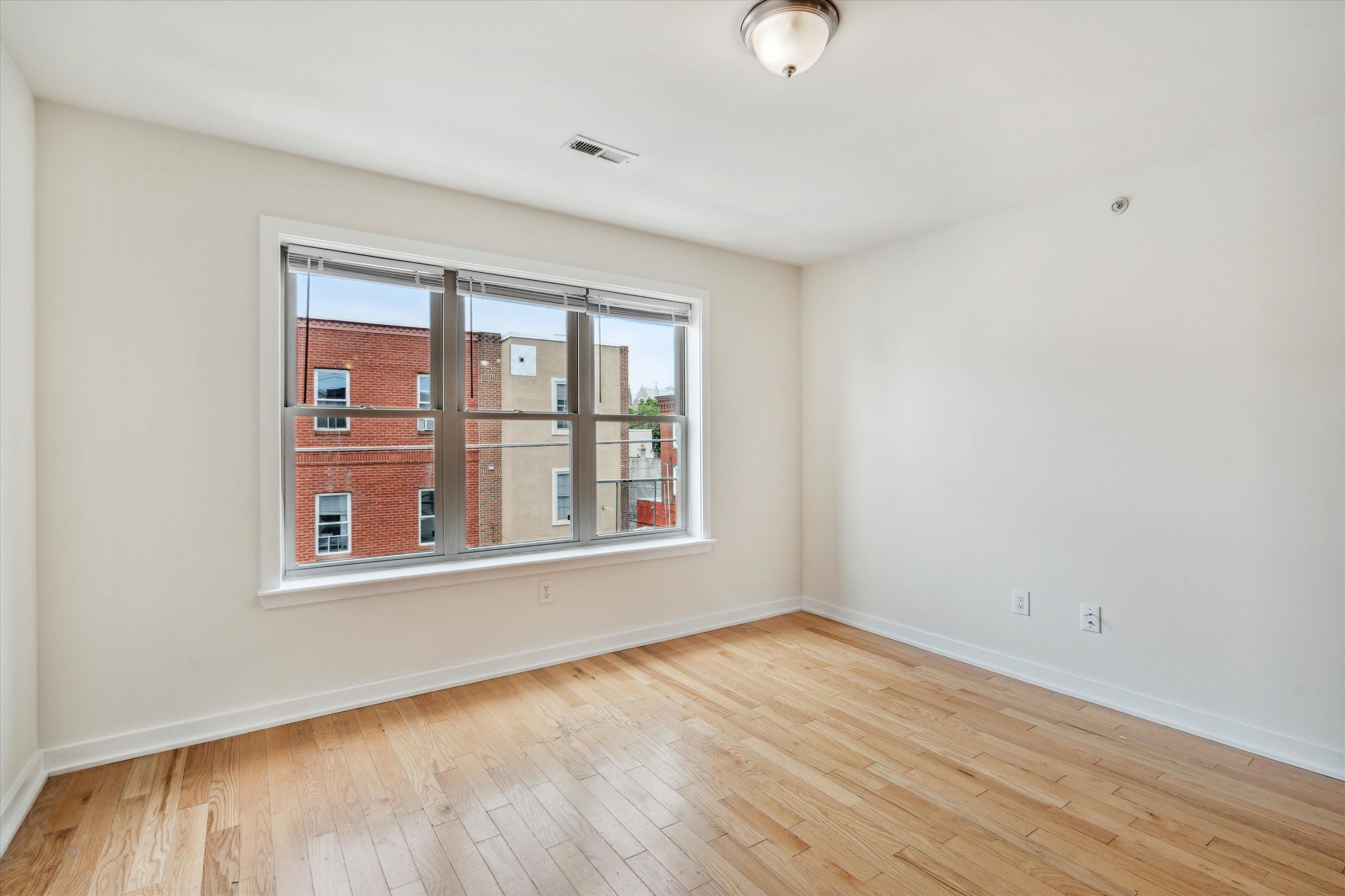 2025 N 17th ST Unit 202