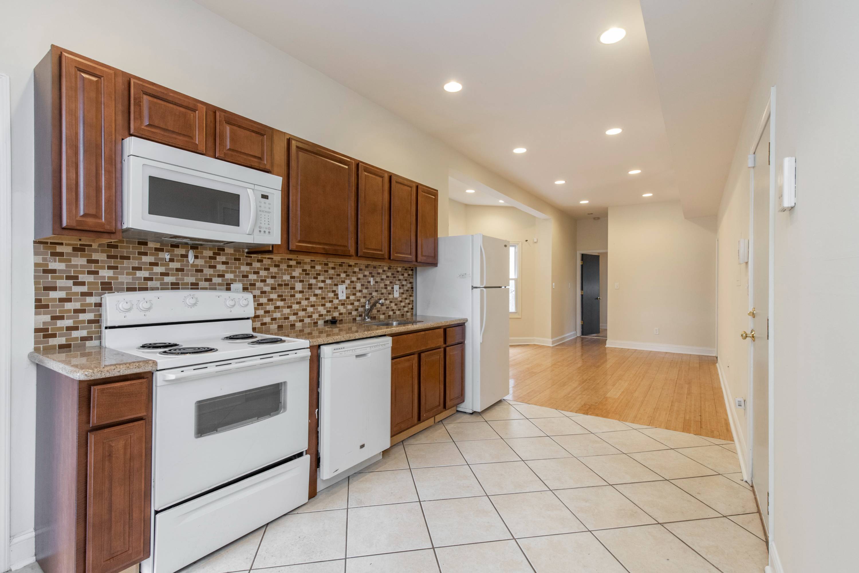 1619 DIAMOND ST Unit 2