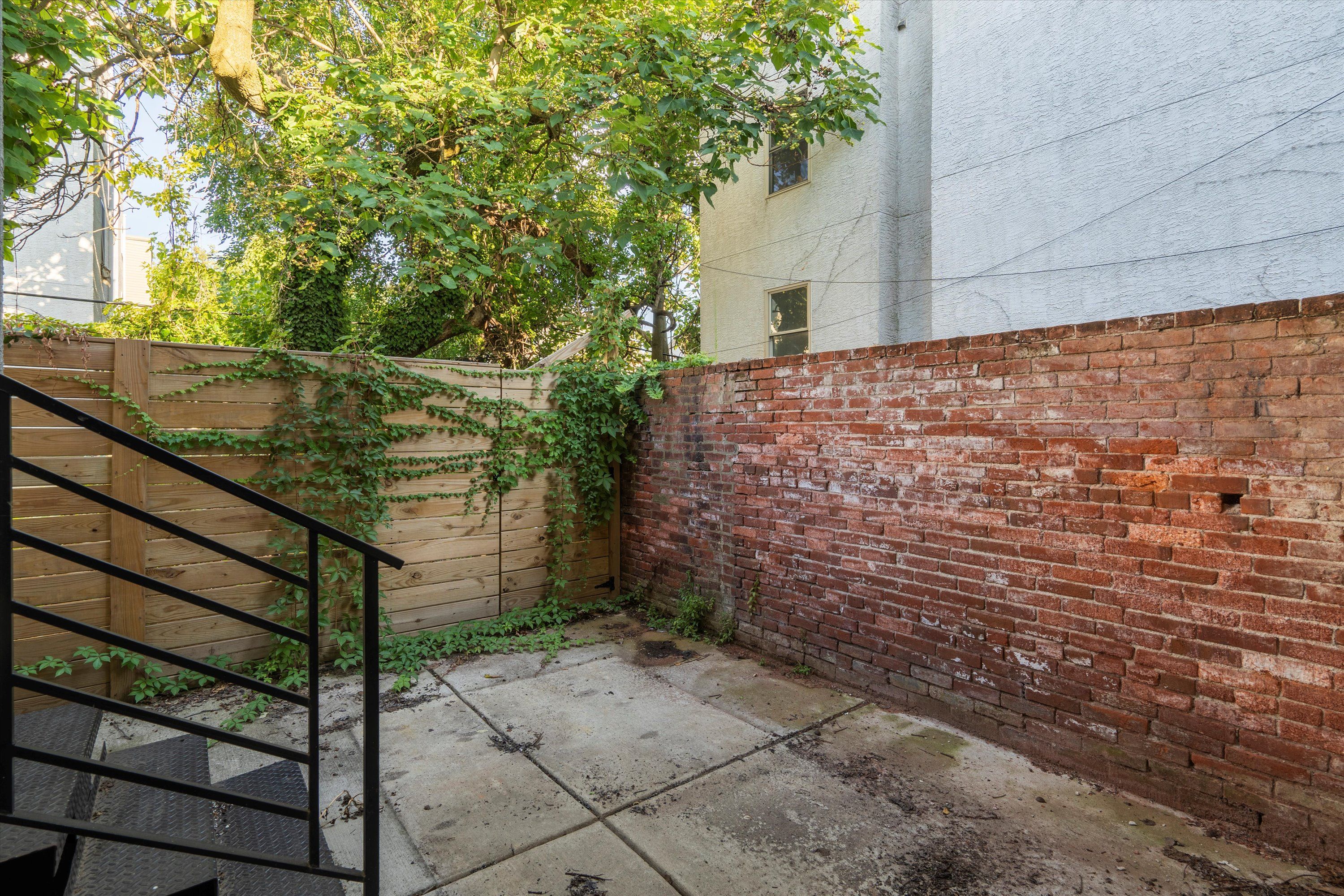 1820 W Montgomery Ave