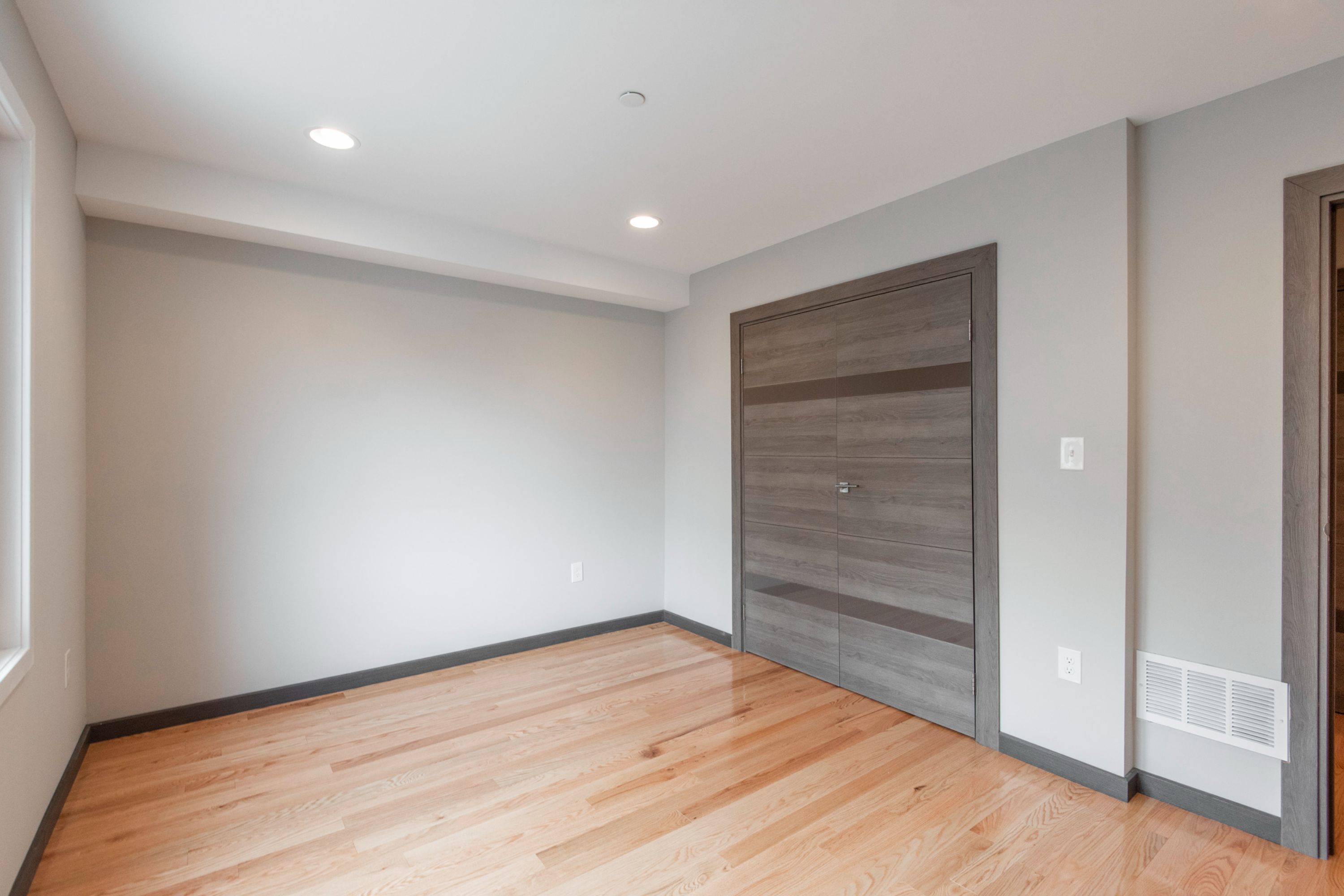 2545-47 MONTROSE ST Unit B