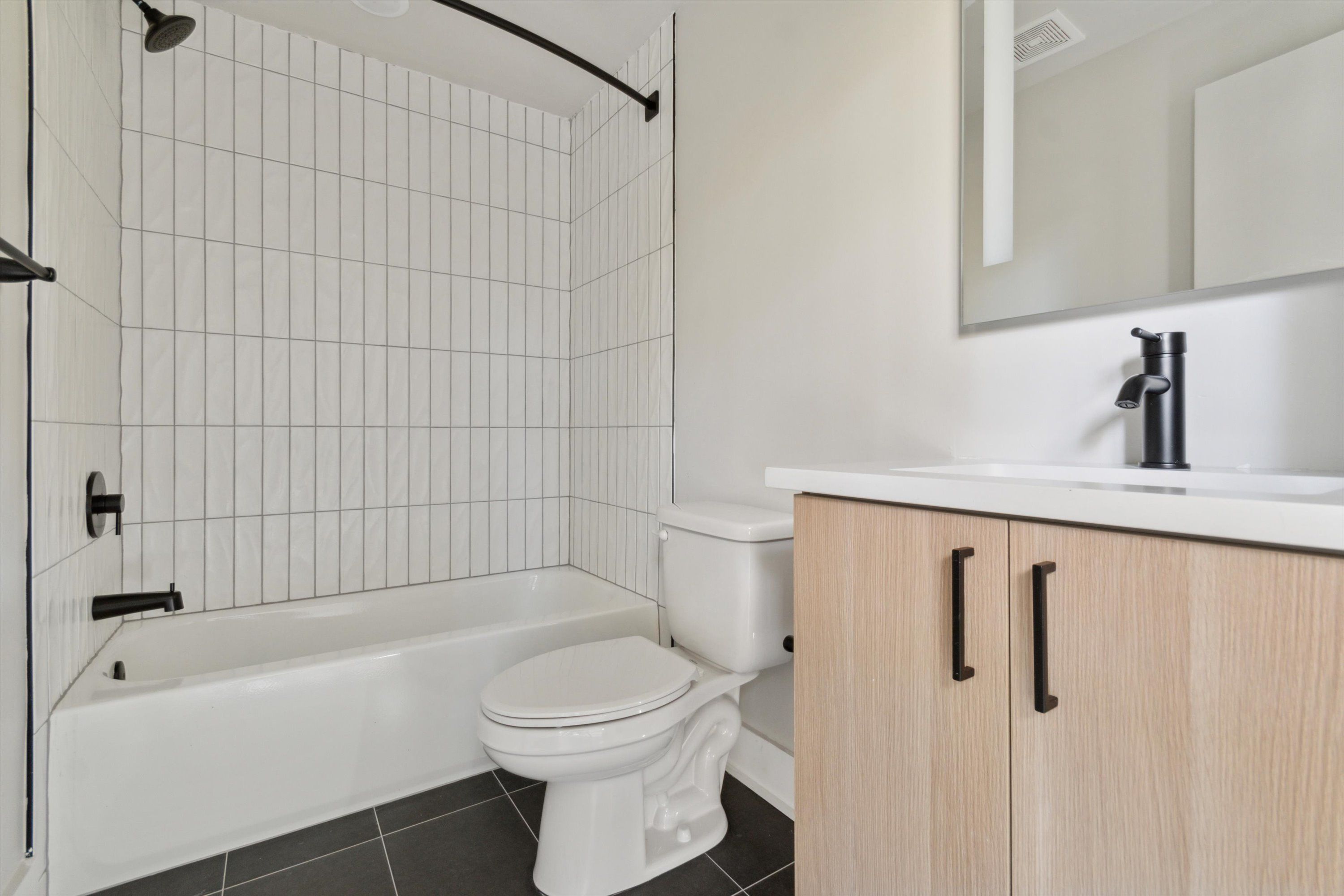5521 Wayne Ave Unit 205