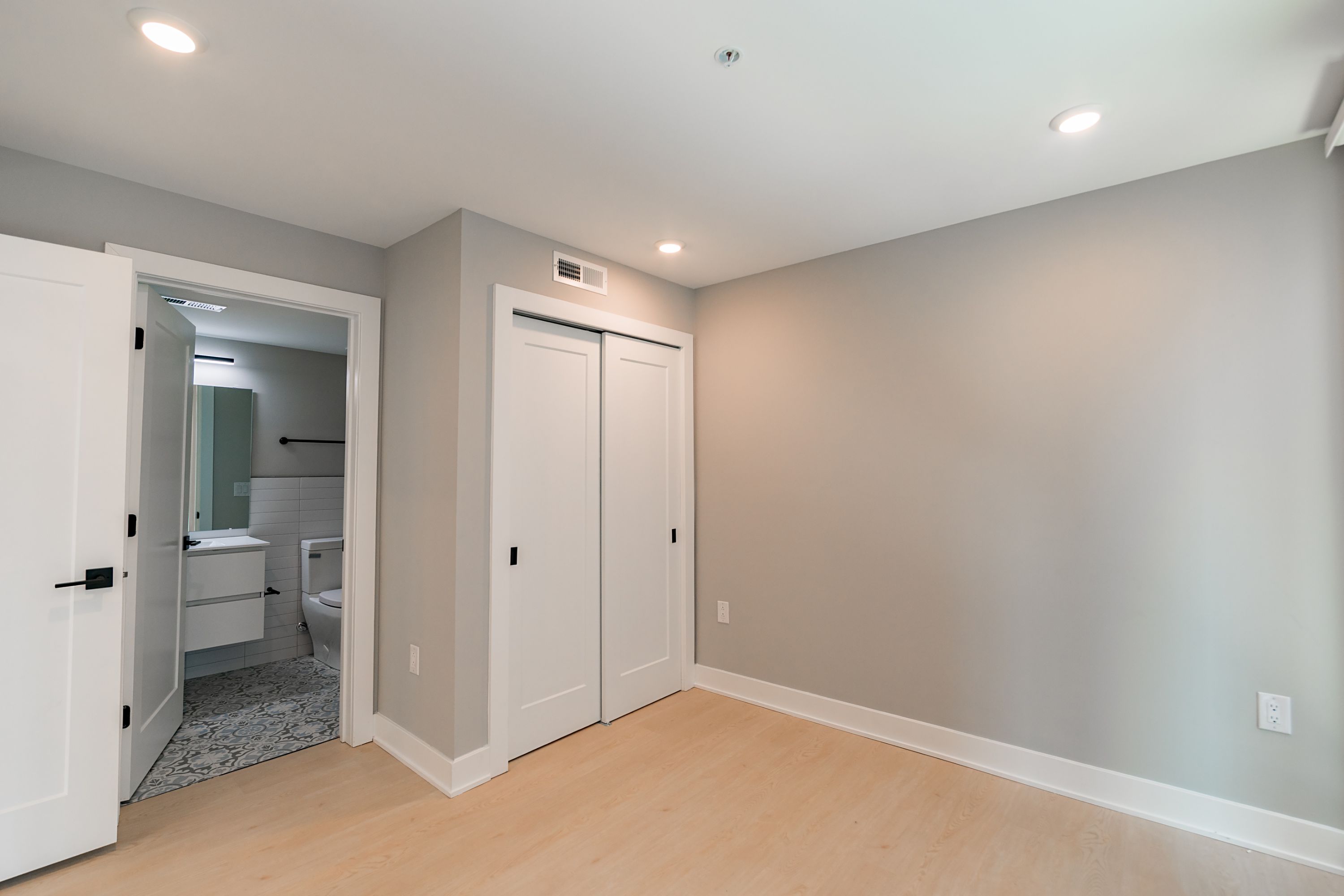 6604 Ridge Avenue Unit 401