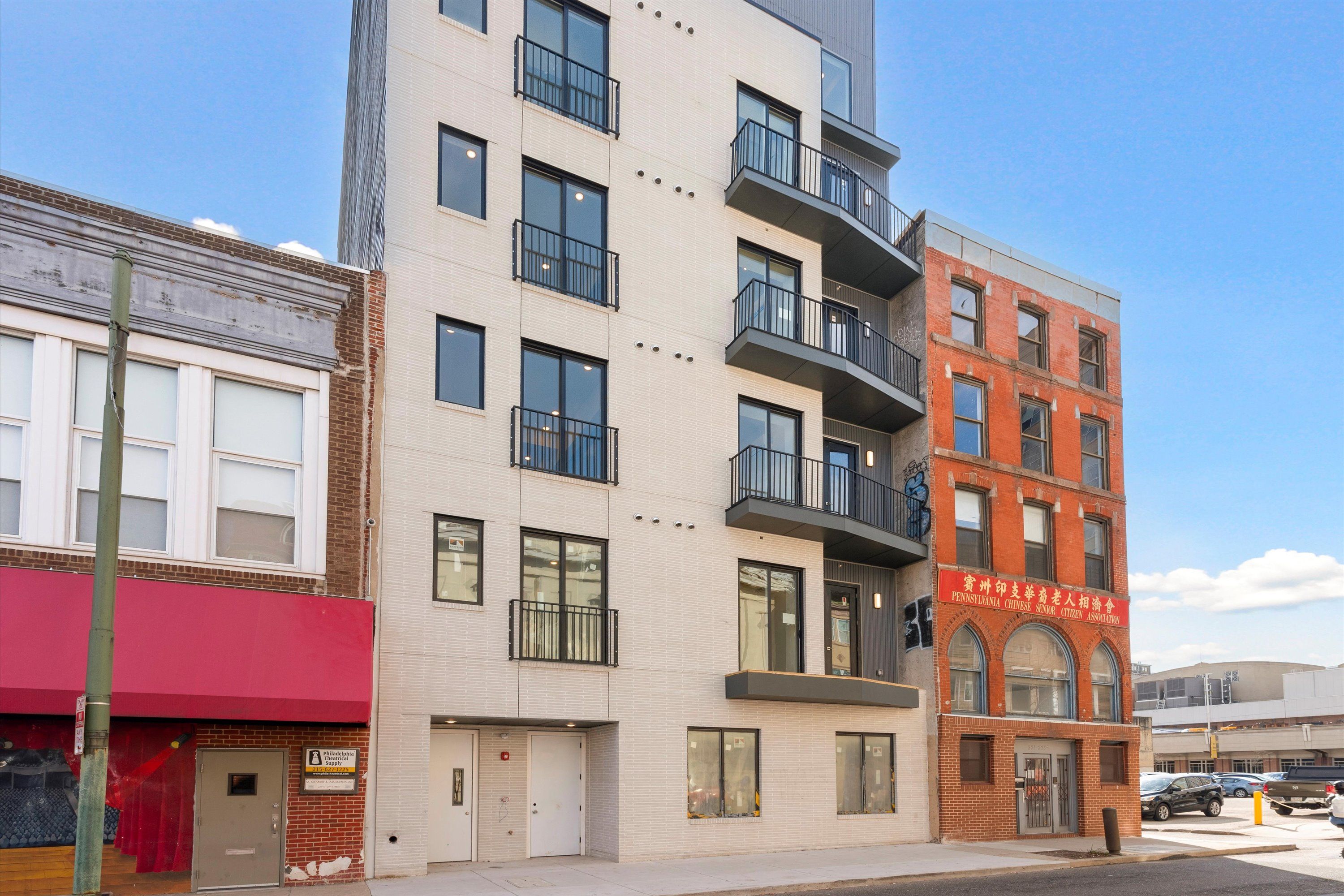 225 N 12TH ST Unit 305