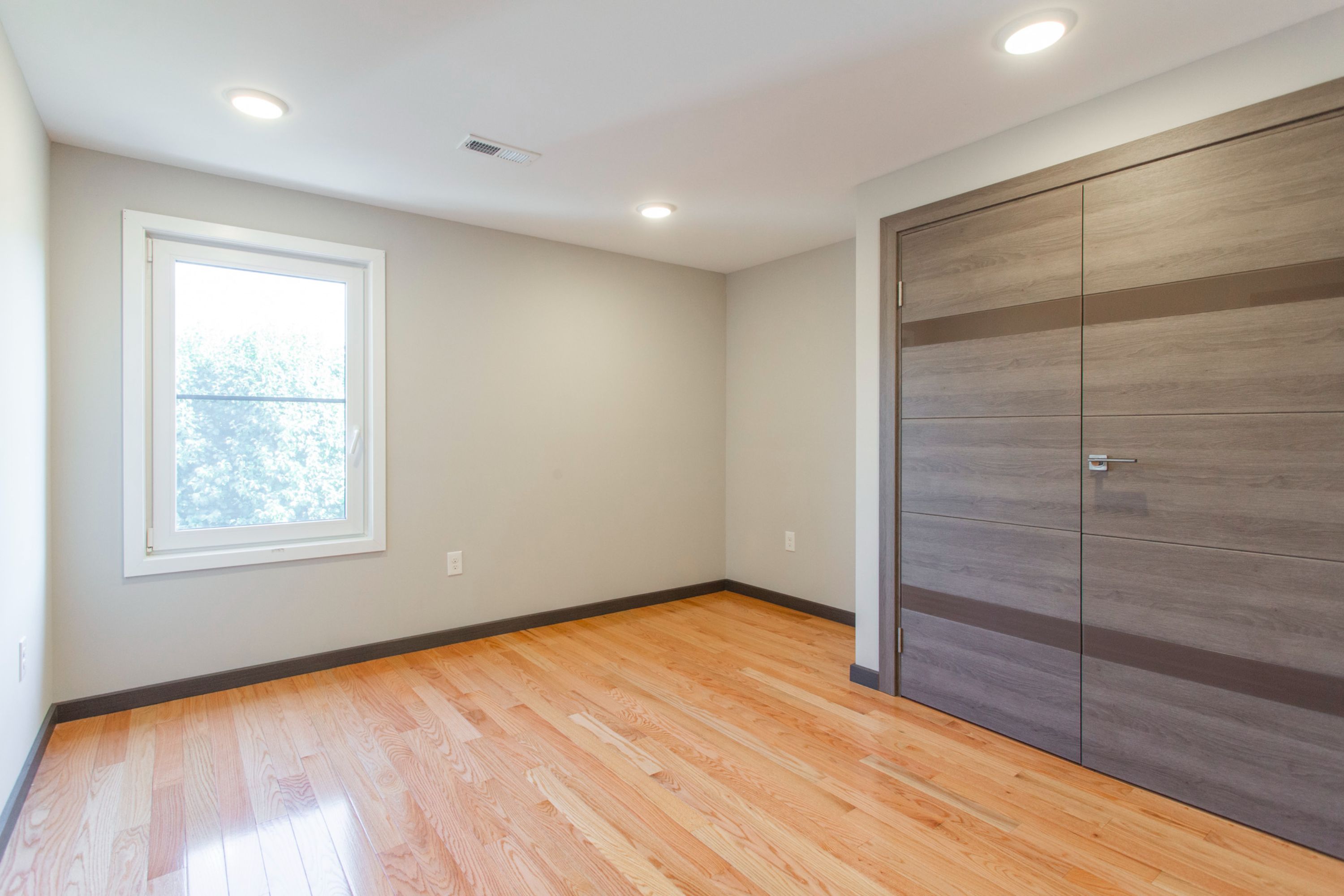 2545-47 MONTROSE ST Unit D