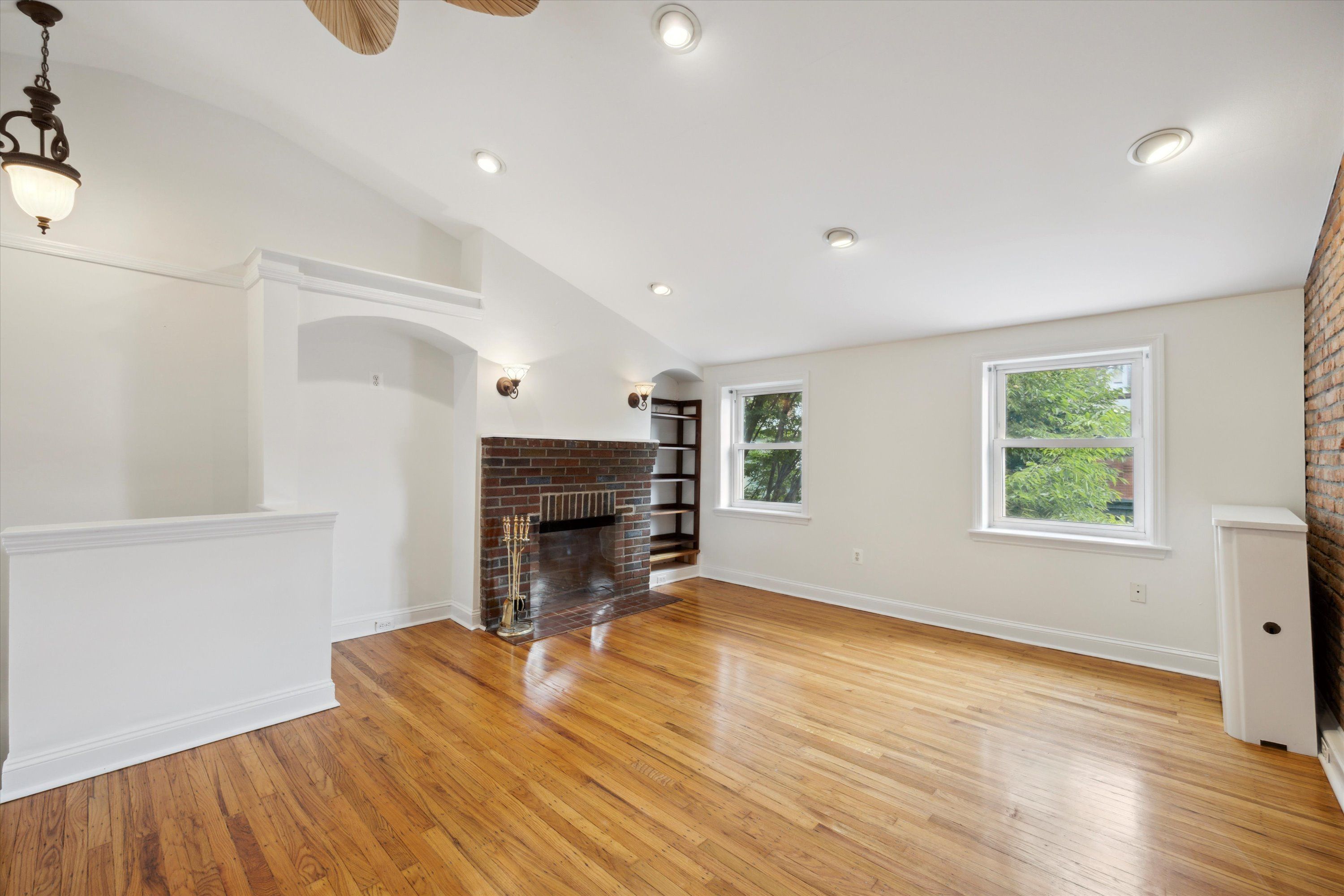 2037 Rittenhouse SQ Unit 2