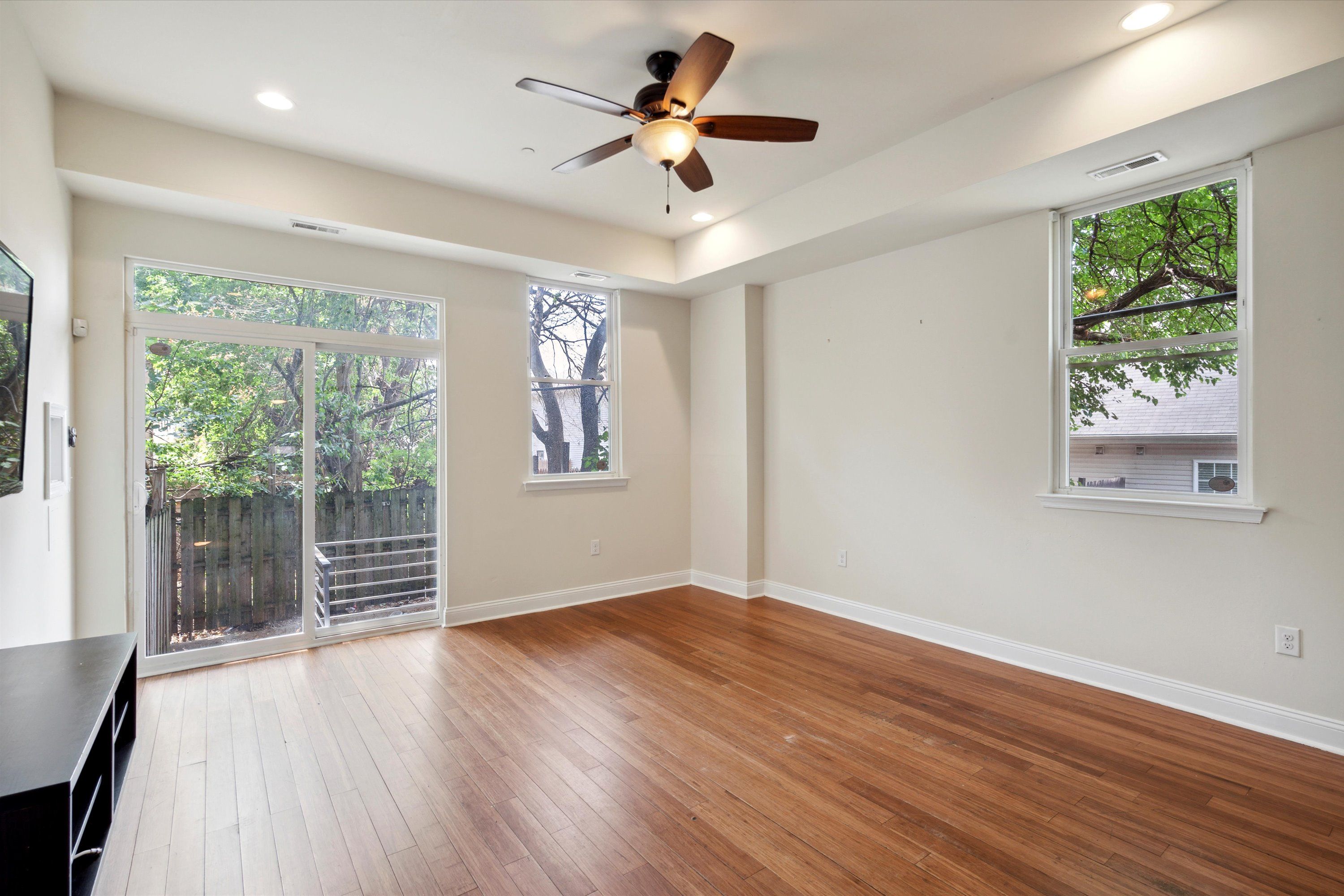 1832 W MONTGOMERY AVE Unit A