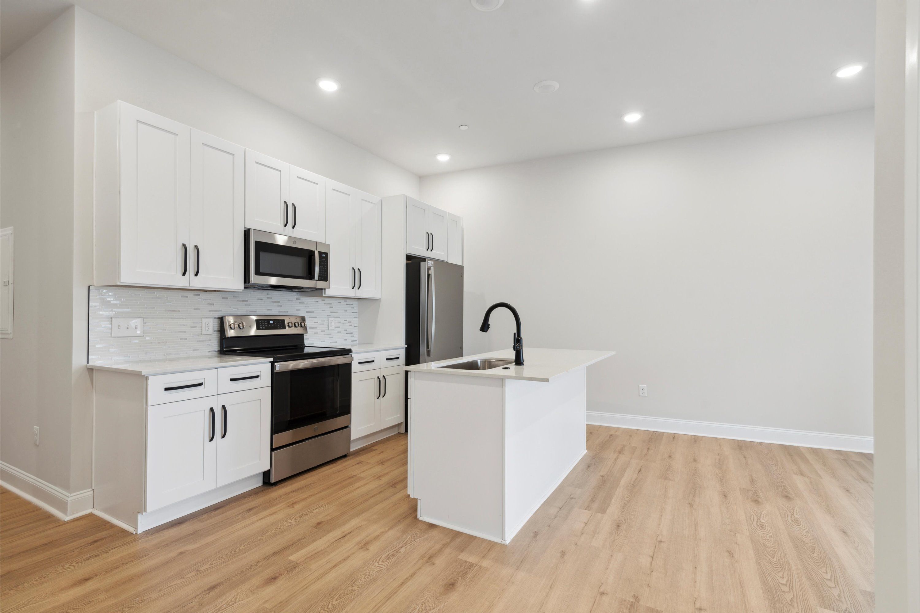 2157 E LEHIGH AVE Unit 403