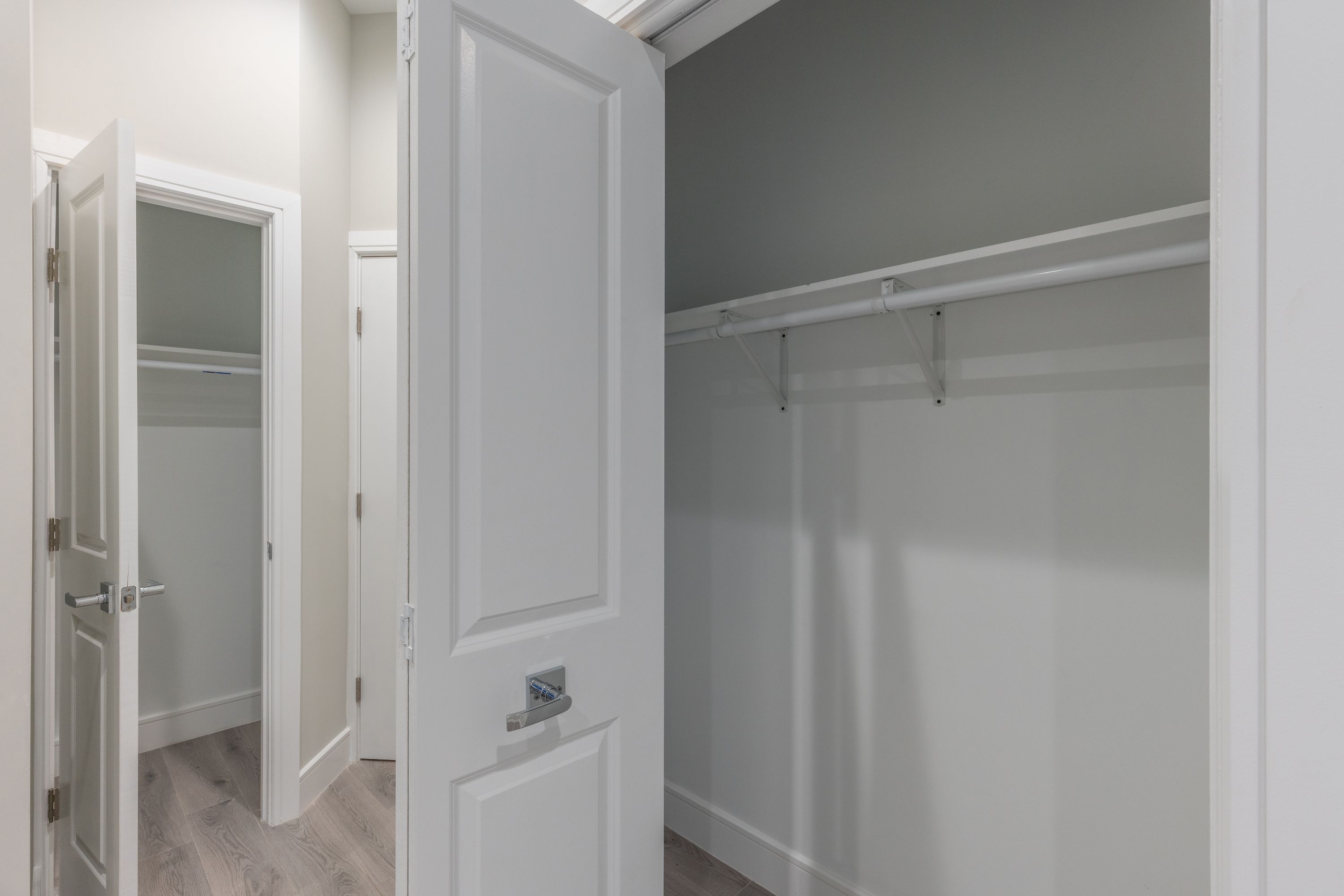 1133 E COLUMBIA AVE Unit 102