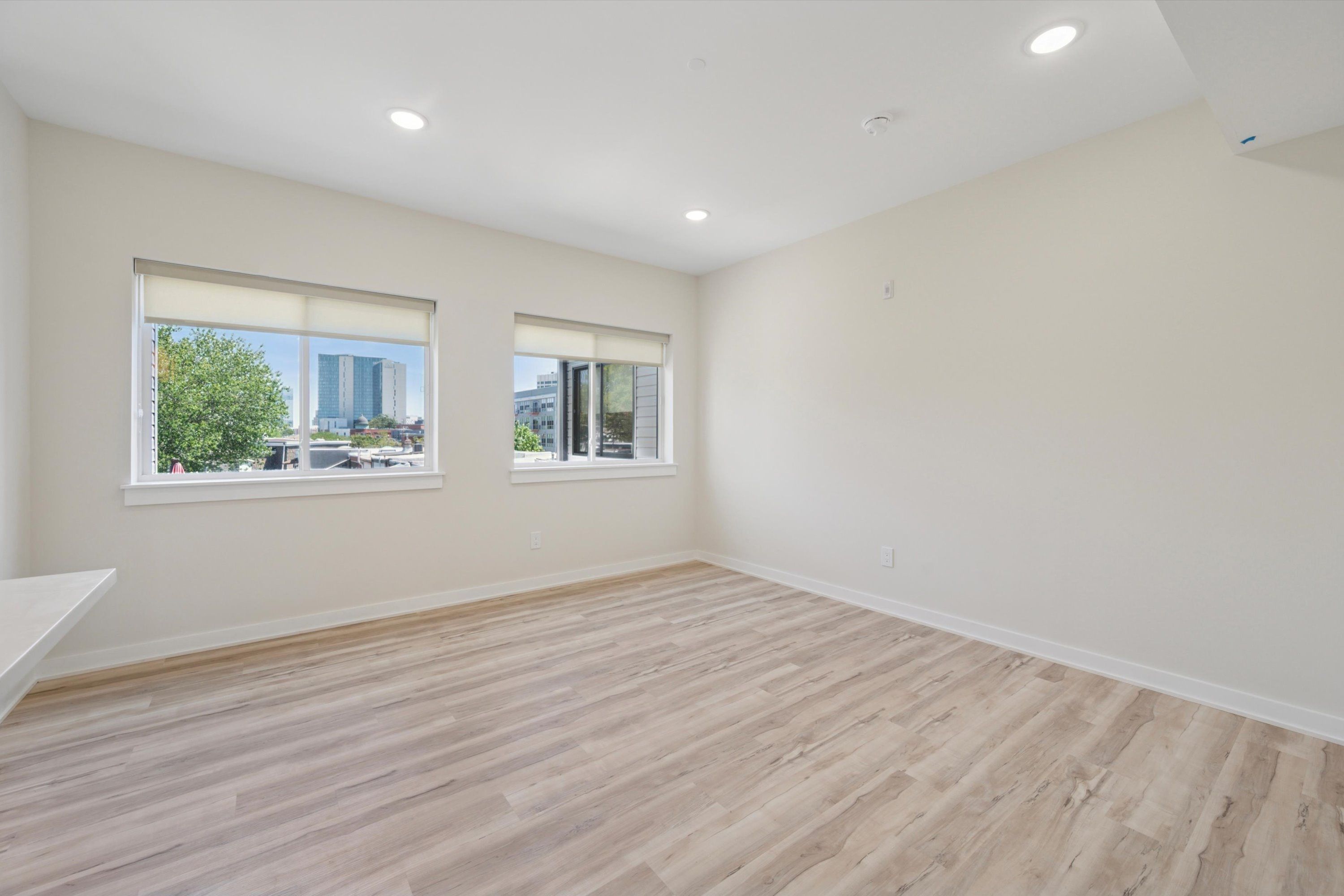 3729 LANCASTER AVE Unit 202