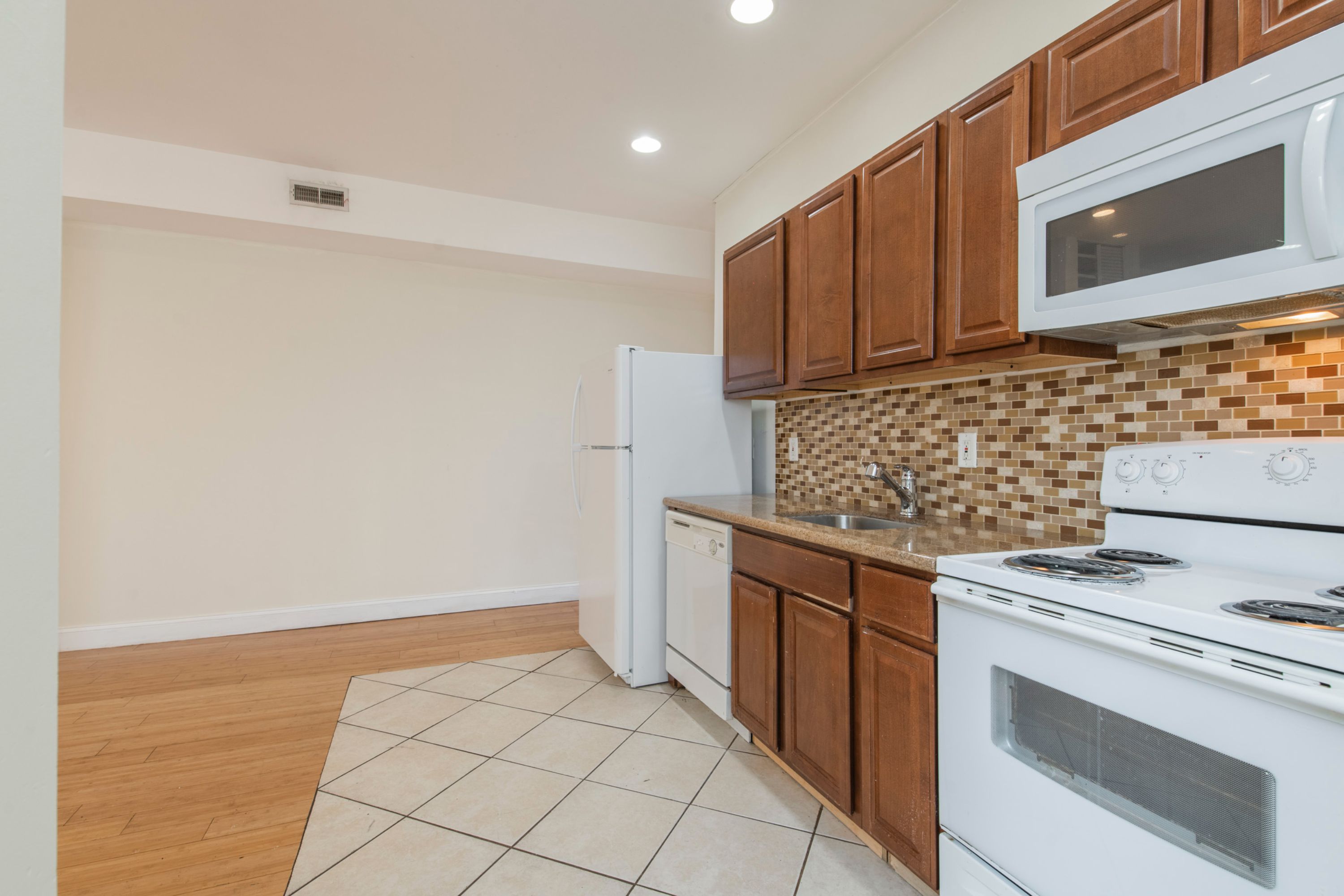 1619 DIAMOND ST Unit 3