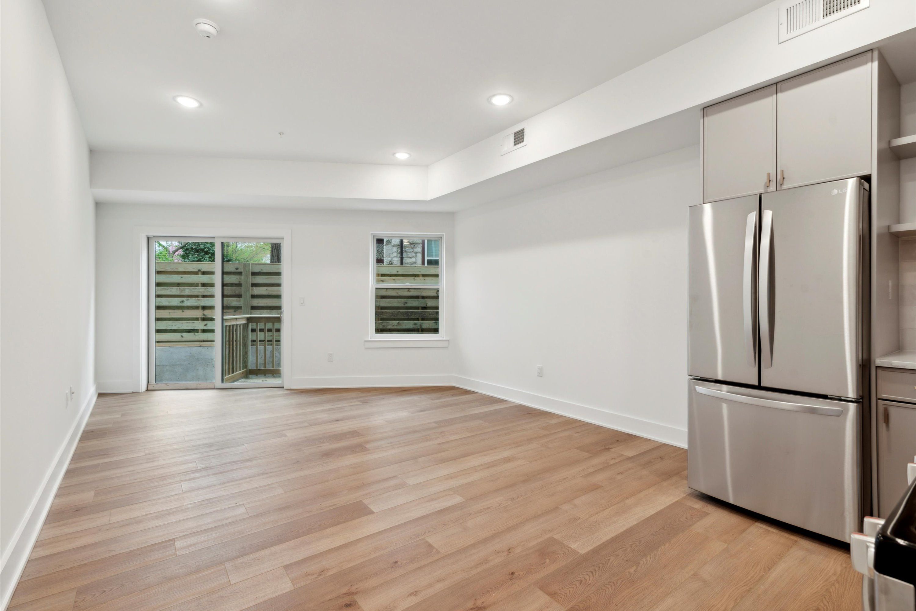 367 W Hortter St Unit 206