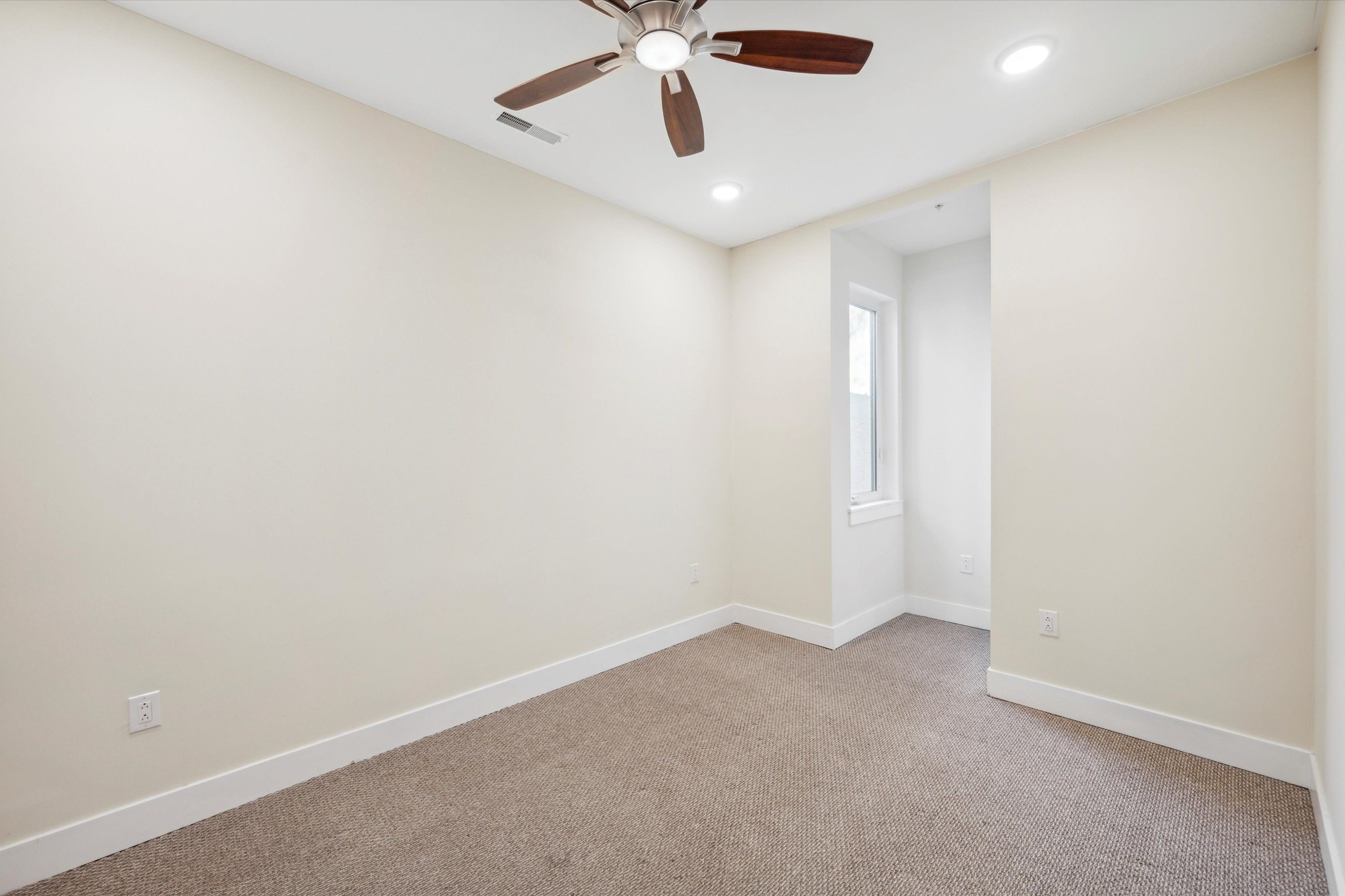 1945 N GRATZ ST Unit 2