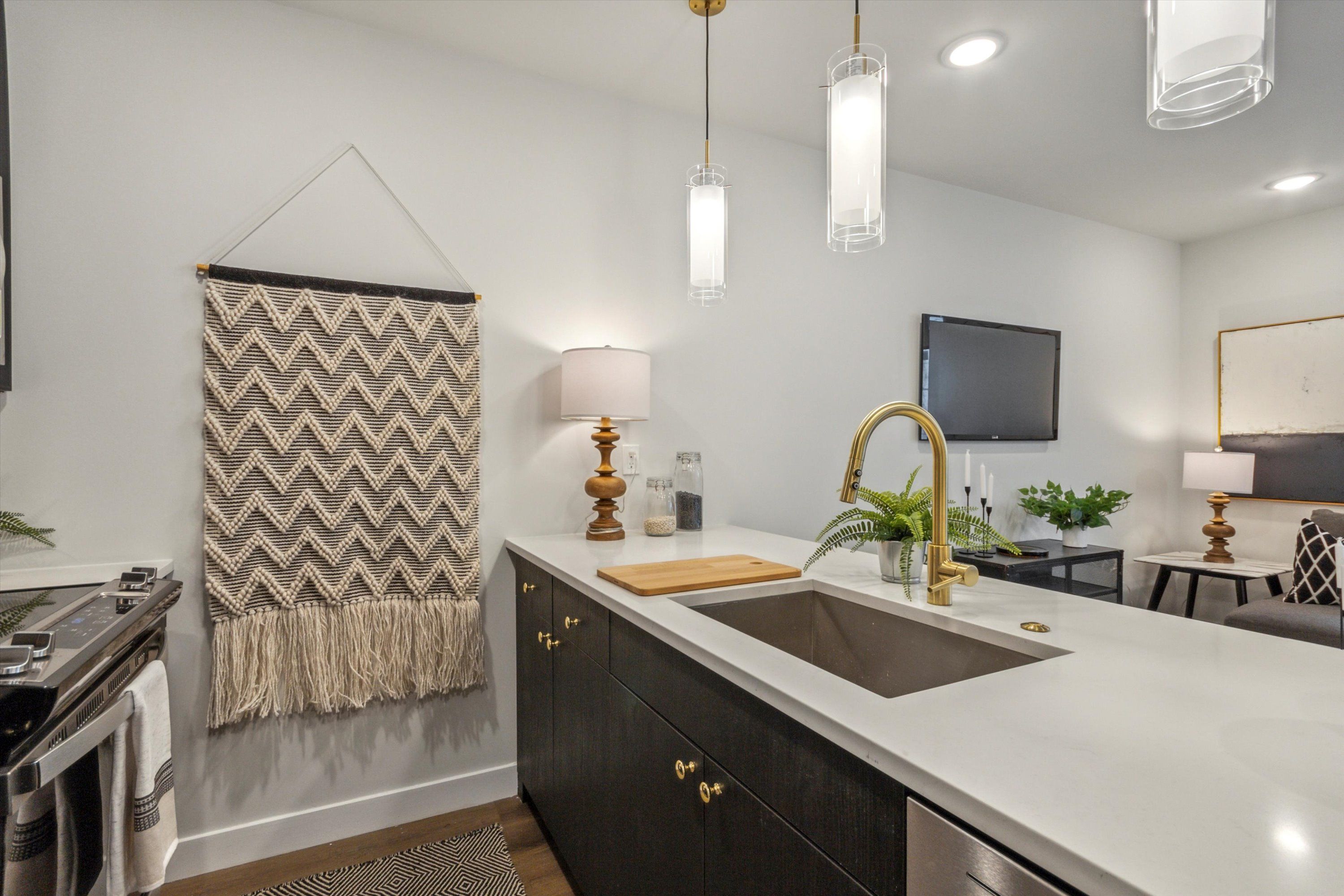 1102 GERMANTOWN AVENUE Unit 405