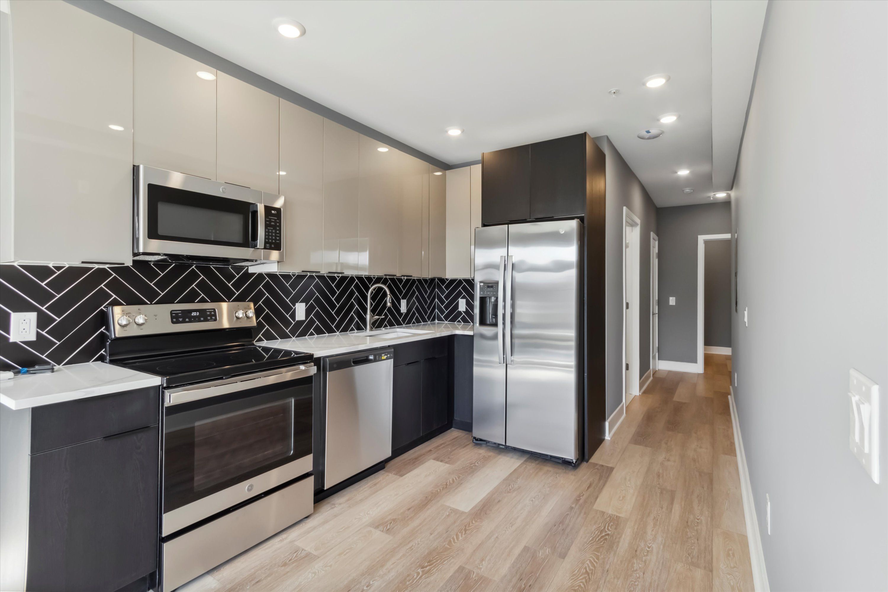 1615 POPLAR ST Unit 4
