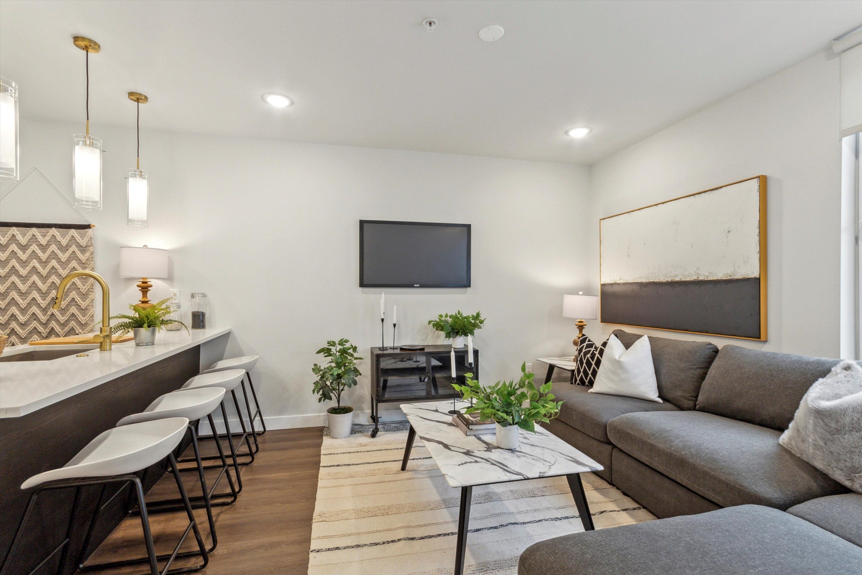 1102 GERMANTOWN AVENUE Unit 405
