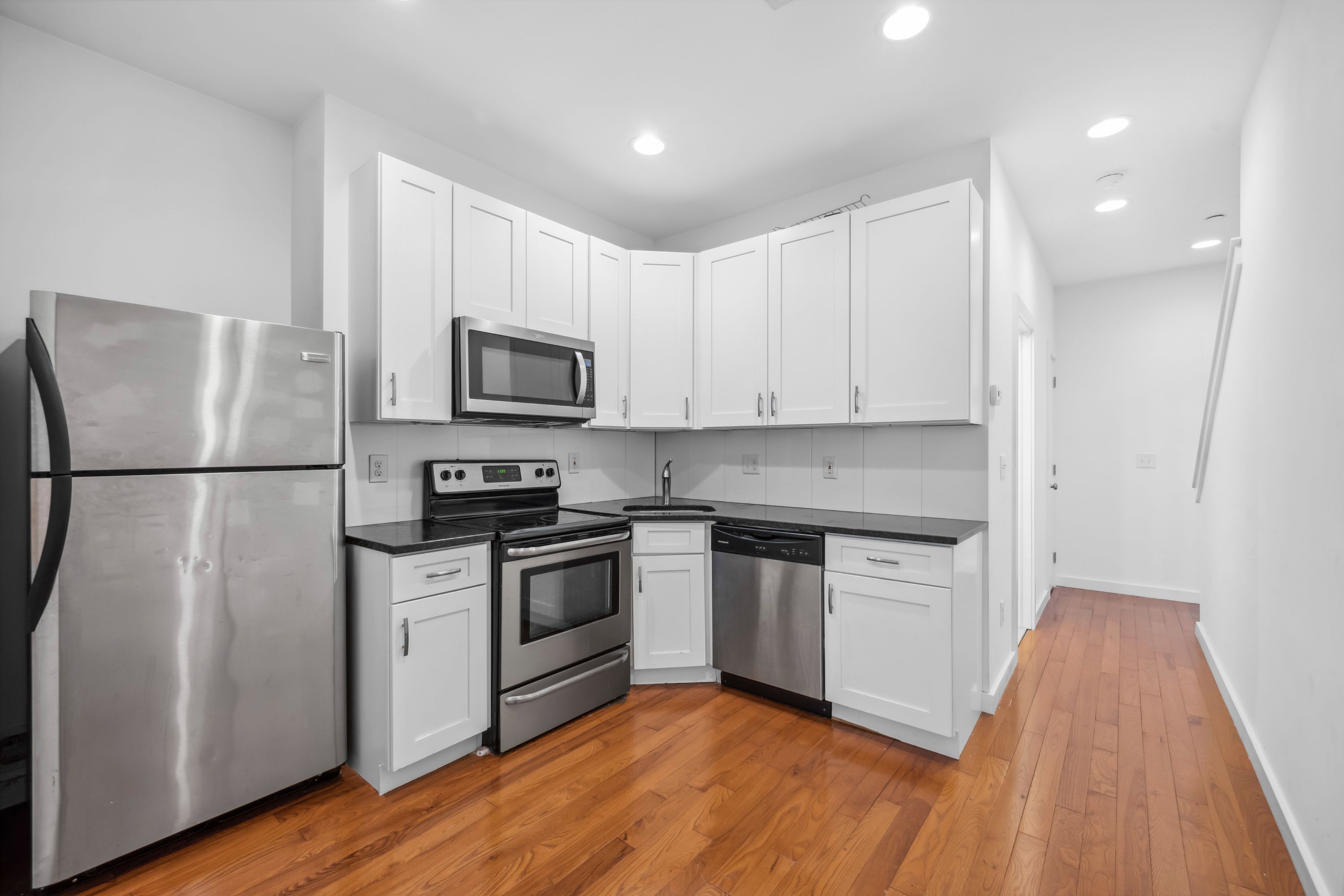 1632 N SYDENHAM ST Unit 2