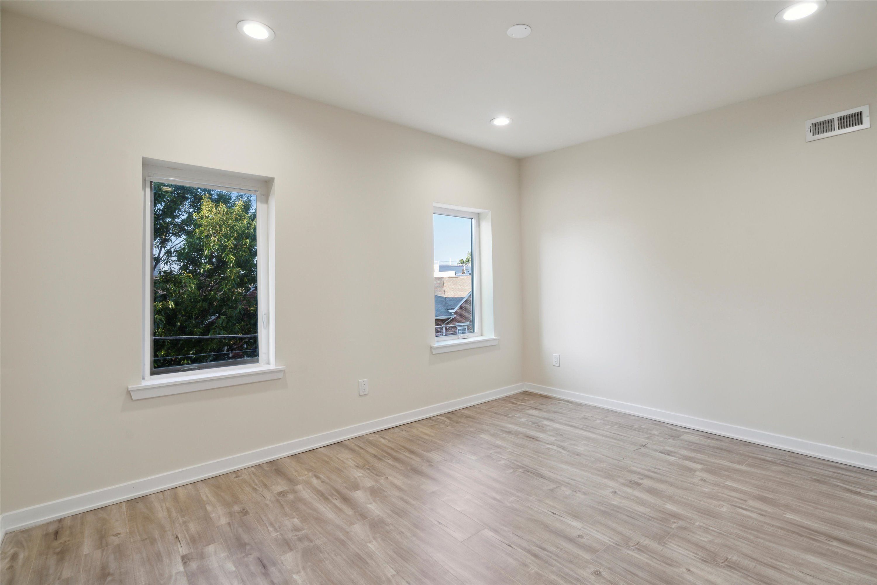 1820 W Montgomery Ave