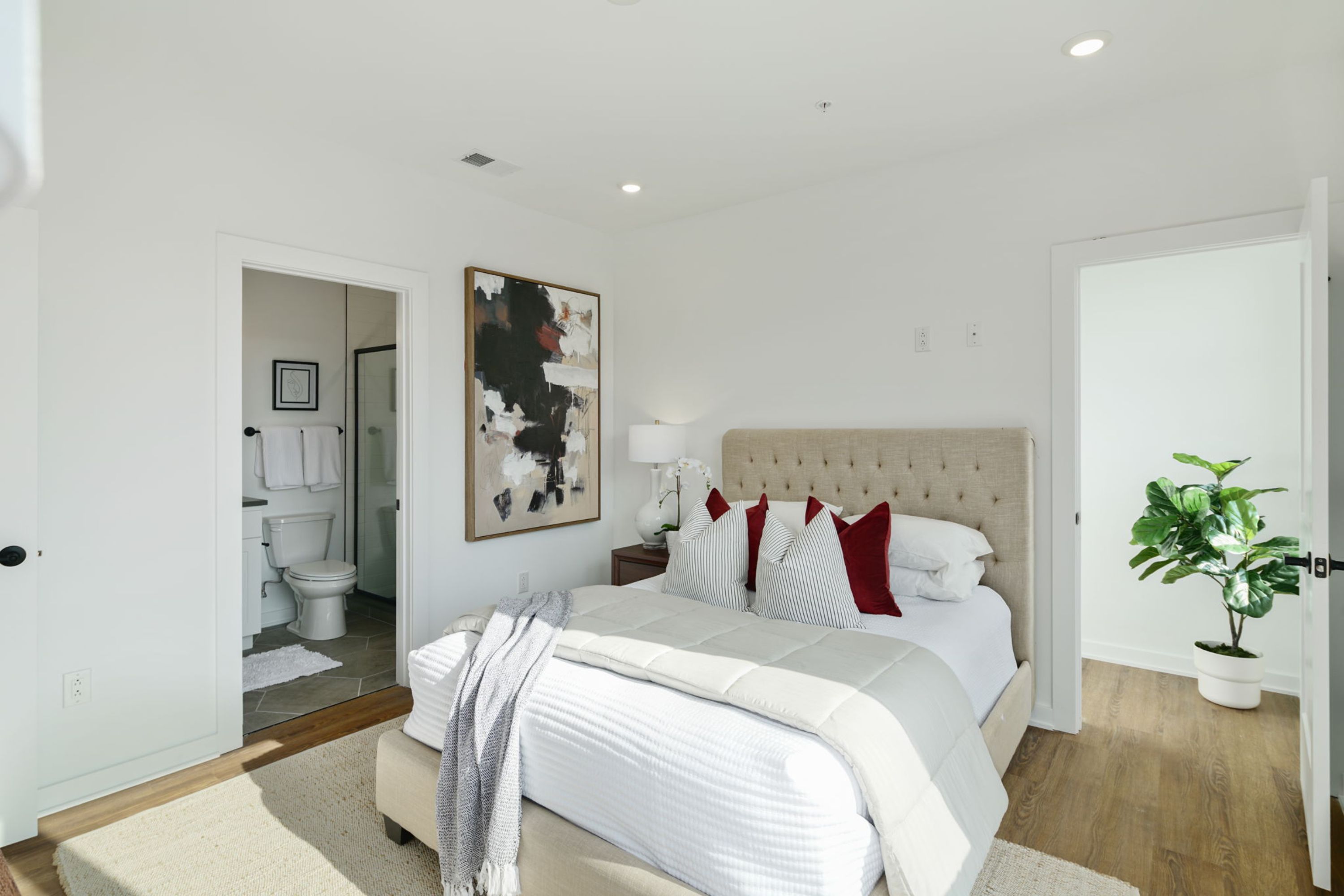 2421 MASCHER ST Unit 102