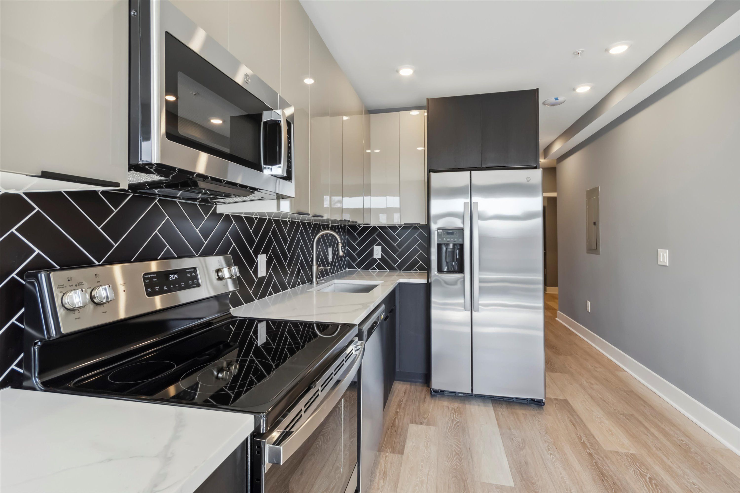 1615 POPLAR ST Unit 4