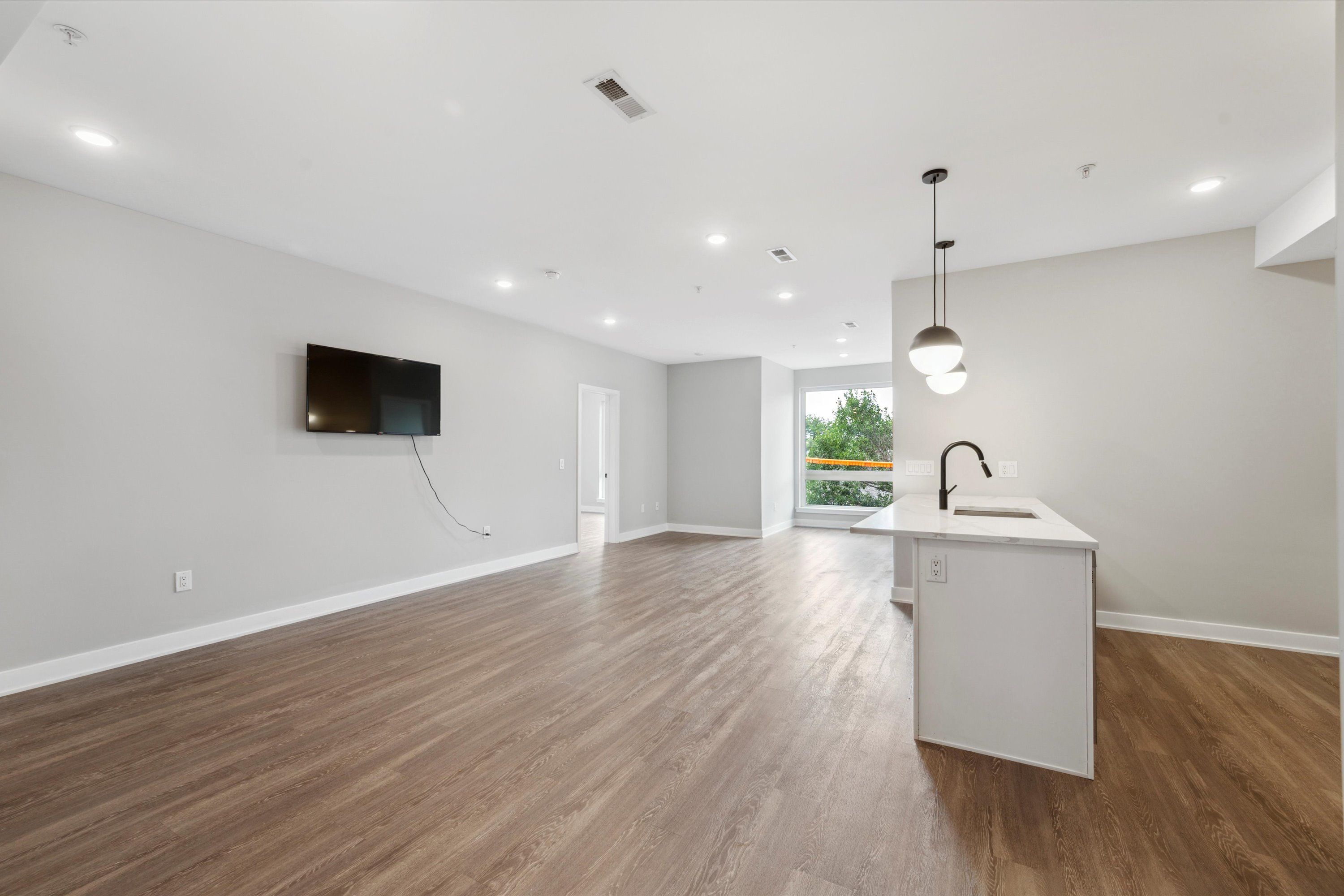 1841-43 N Gratz ST Unit C4