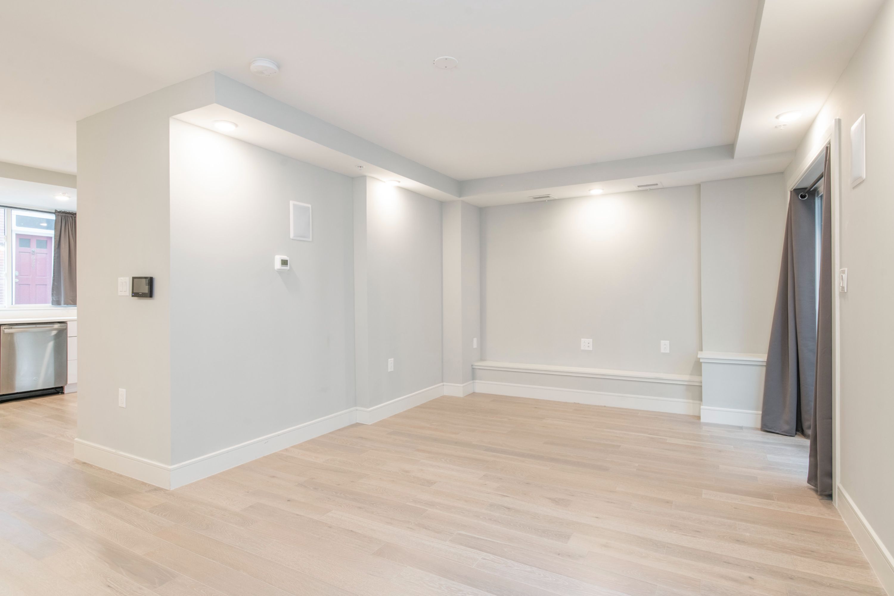 628 N Bodine ST Unit 1
