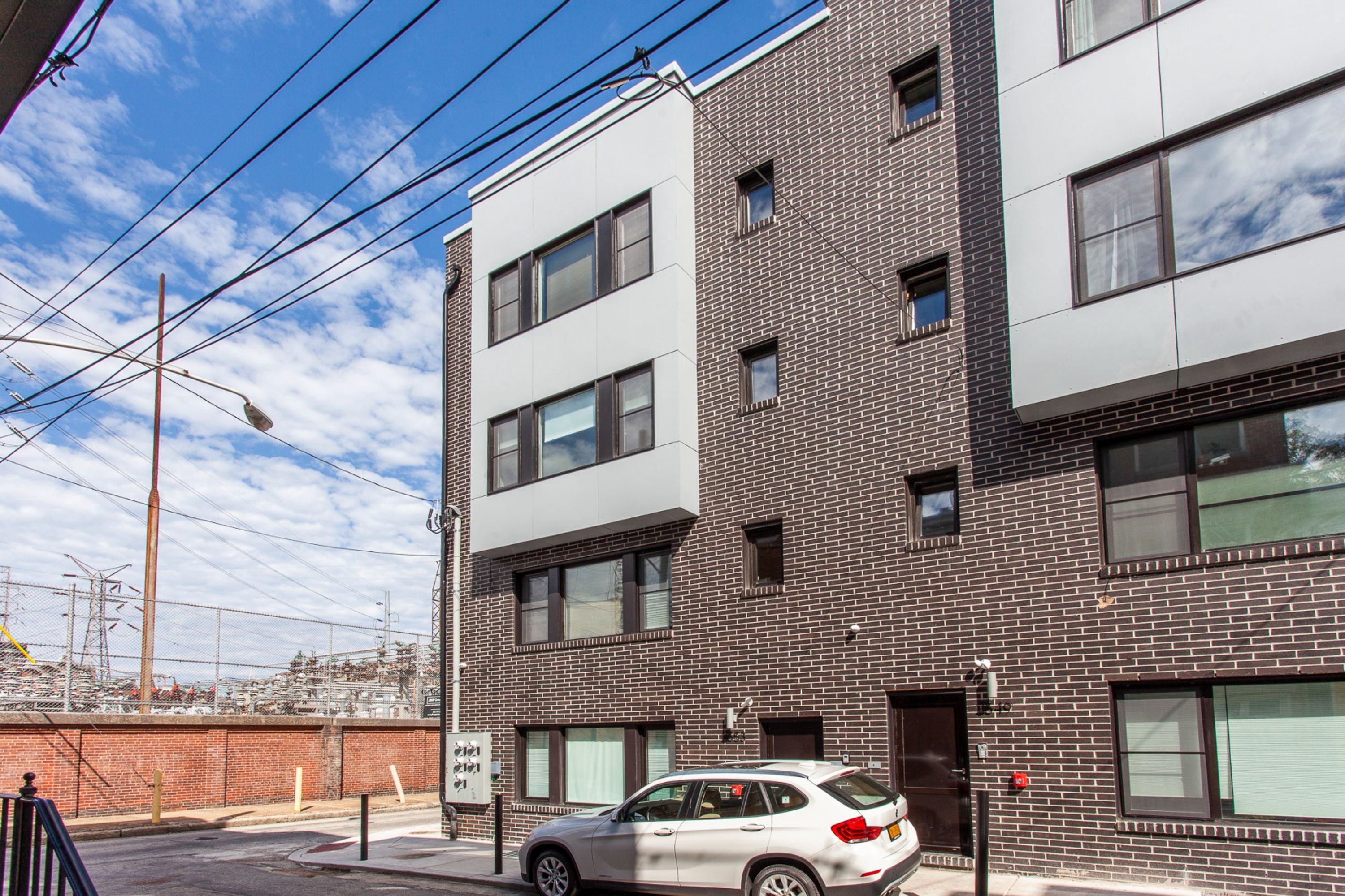 2553 MONTROSE ST Unit B