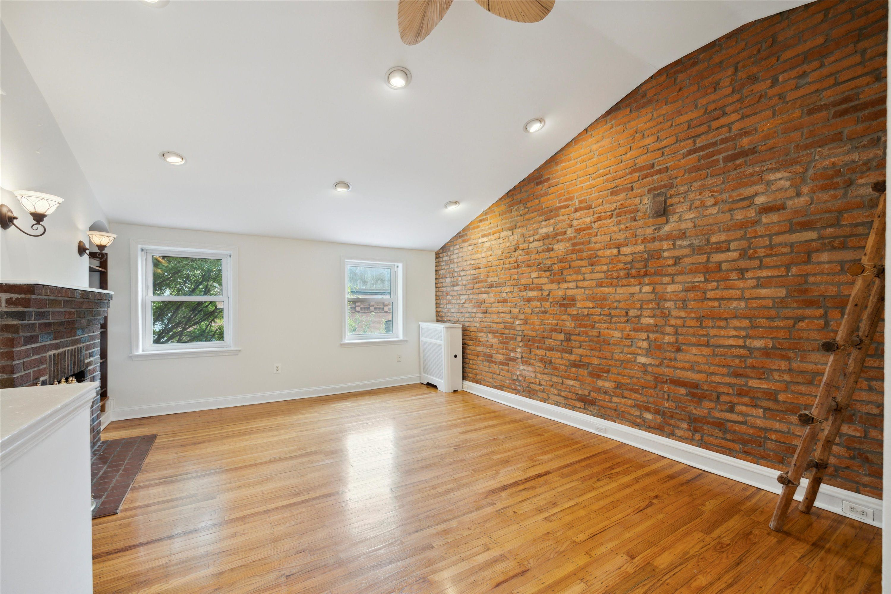 2037 Rittenhouse SQ Unit 2